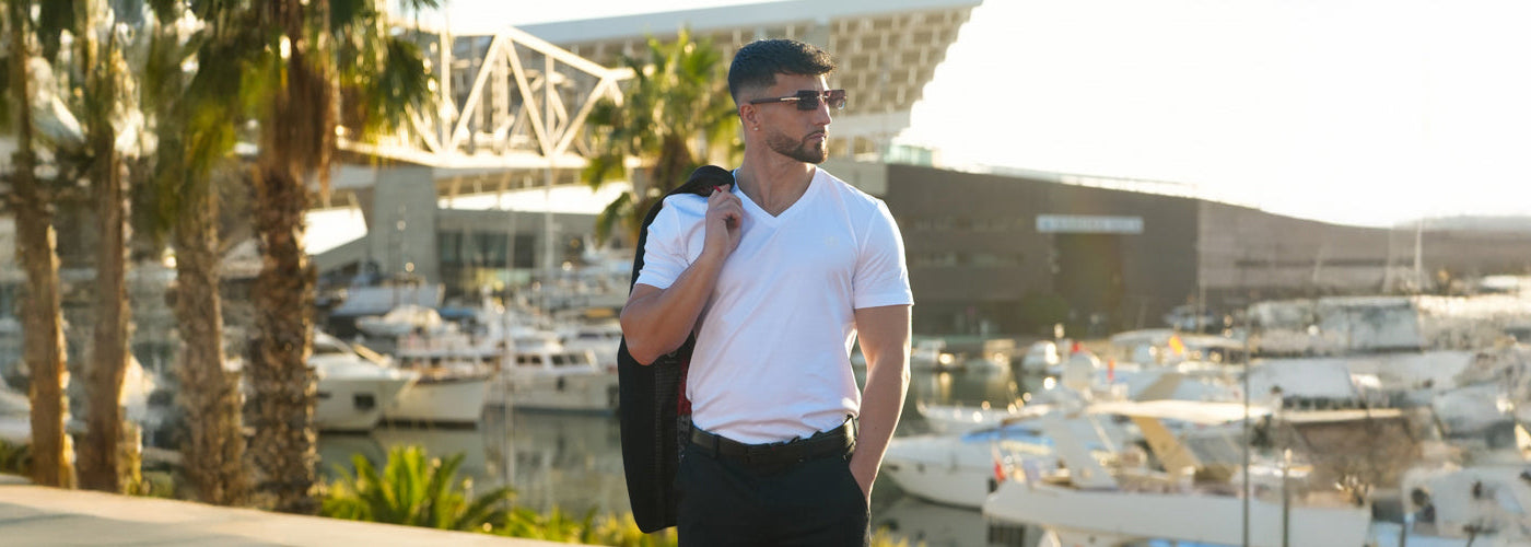 T-shirt mode homme moderne, style décontracté chic.