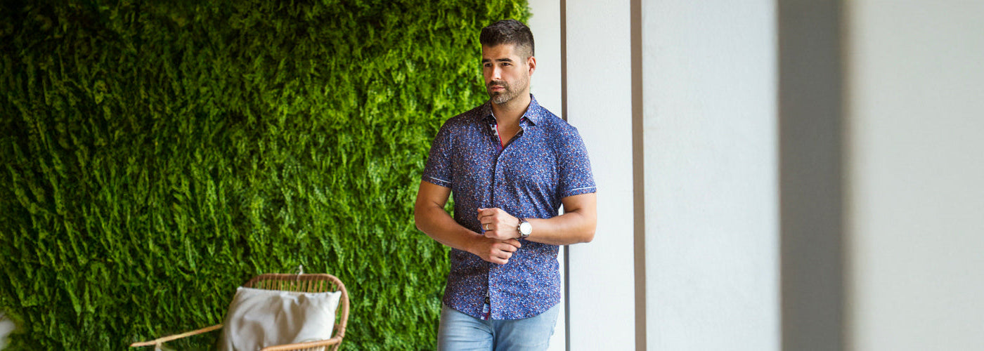 Chemise mode homme manches courtes, look estival moderne.