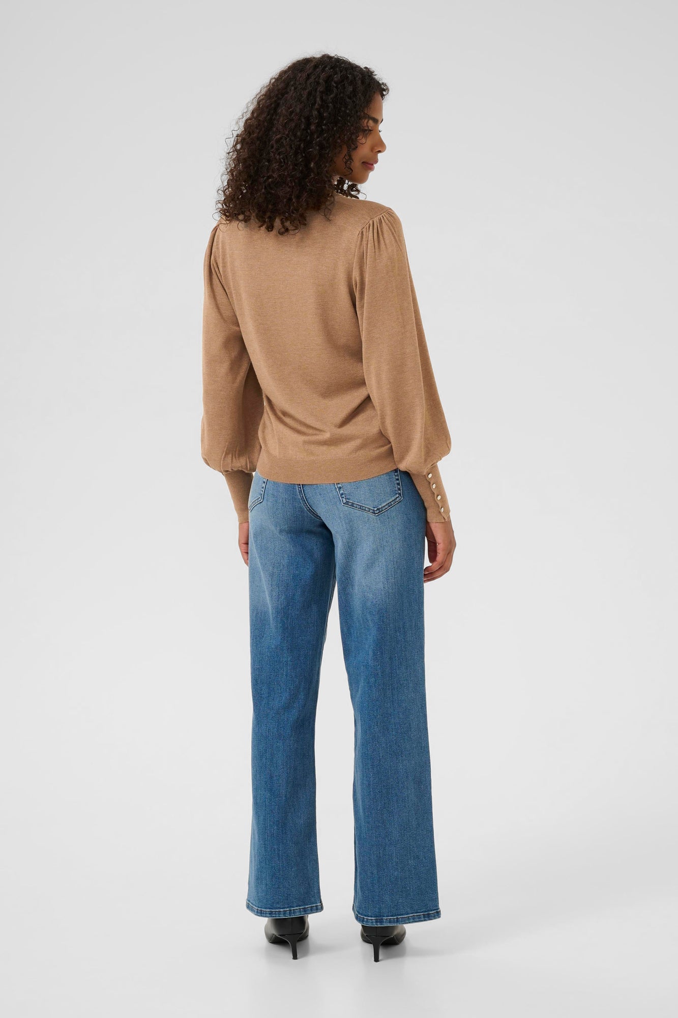 Chandail manches longues pour femme par Kaffe | 10508681 Noix De Coco Grillée | Boutique Vvög, vêtements mode pour homme et femme