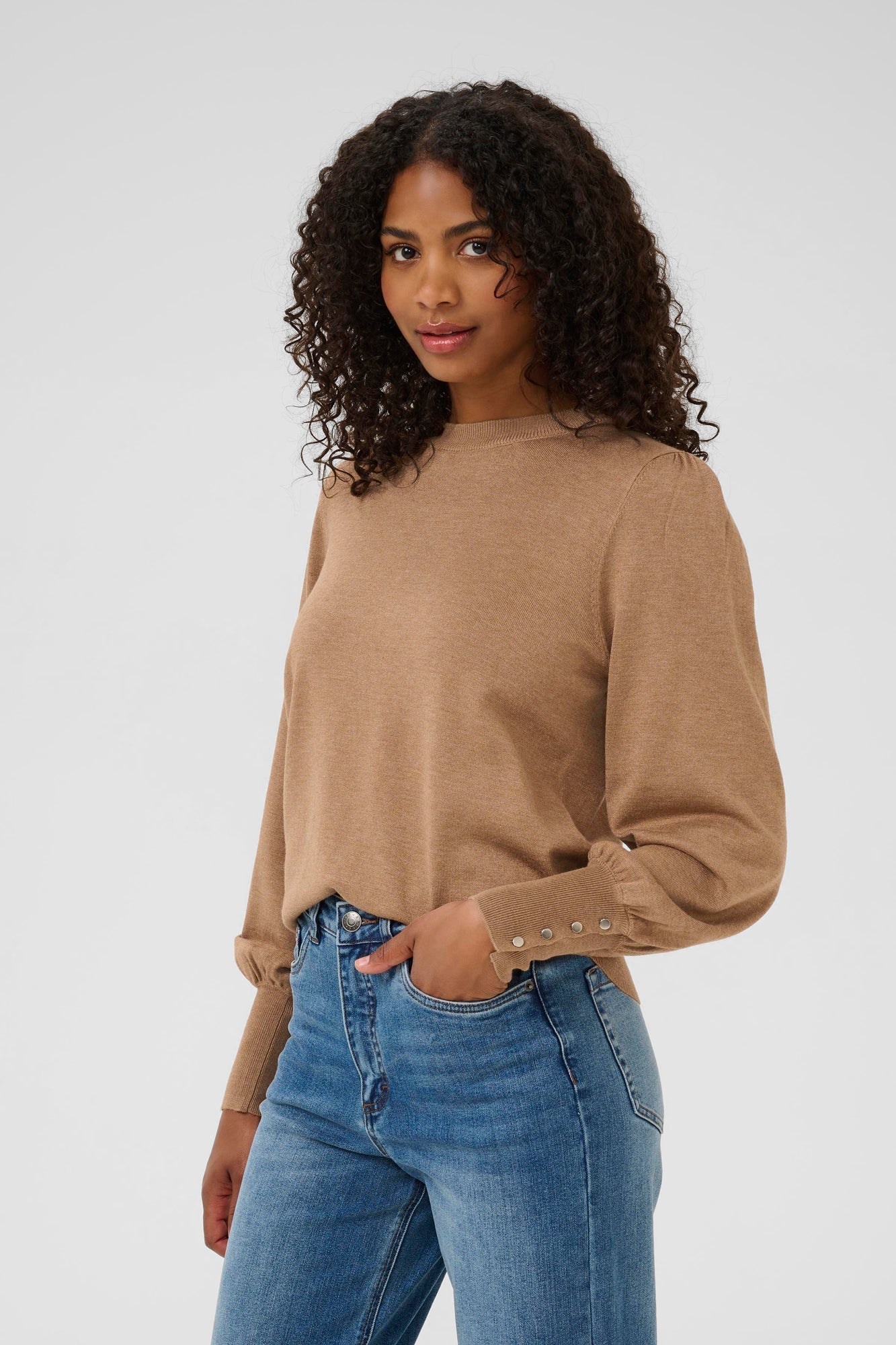 Chandail manches longues pour femme par Kaffe | 10508681 Noix De Coco Grillée | Boutique Vvög, vêtements mode pour homme et femme