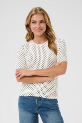 T-Shirt pour femme par Kaffe | 10509548 Craie/Point Noir | Boutique Vvög, vêtements mode pour homme et femme