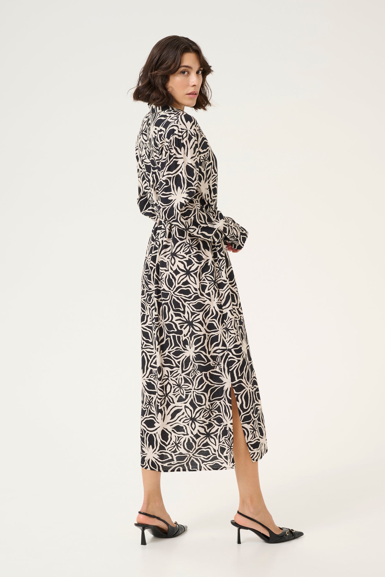 Robe pour femme par Kaffe | 10509605 Noir/Beige Clair | Boutique Vvög, vêtements mode pour homme et femme