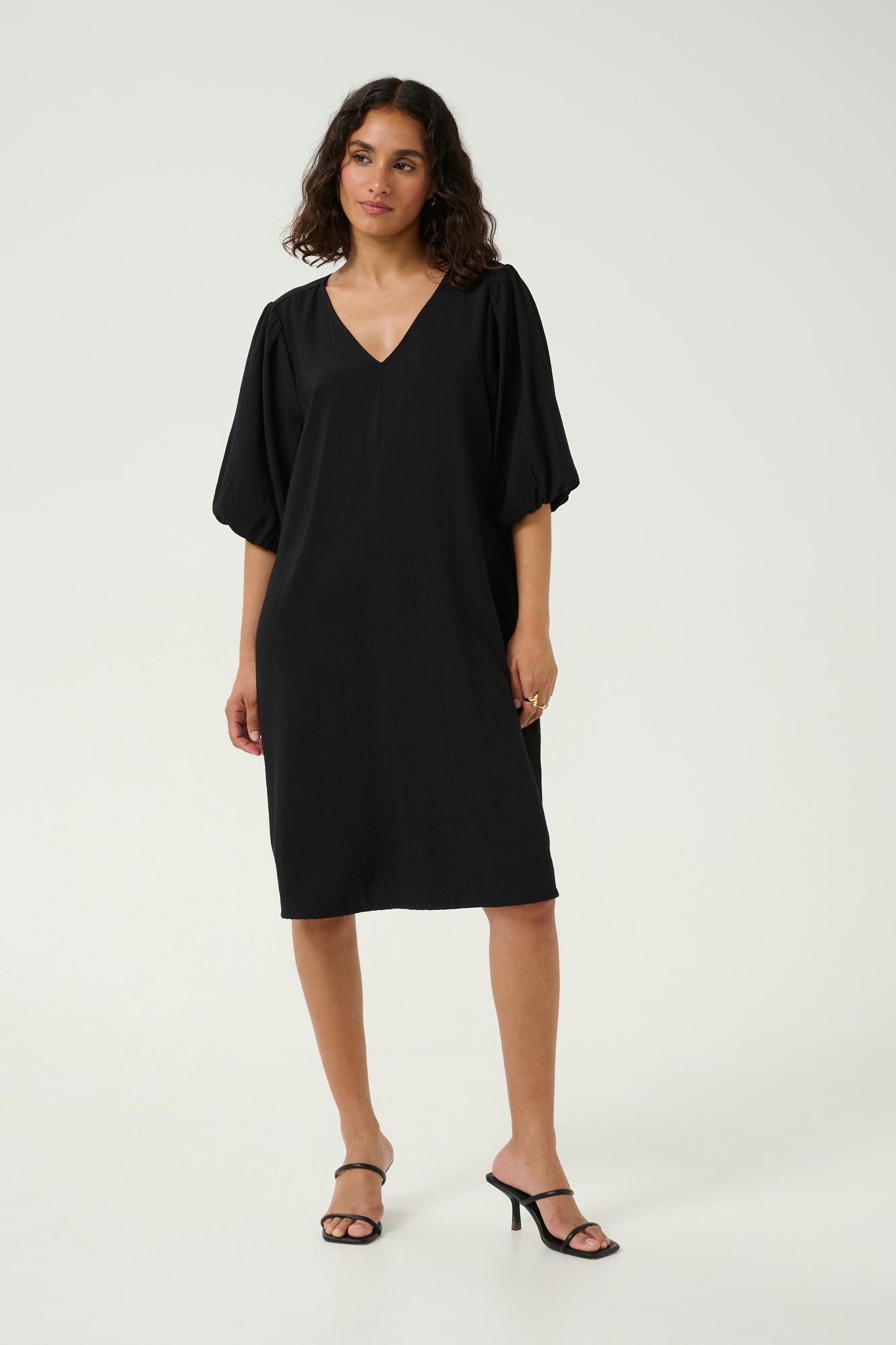 Robe pour femme par Kaffe | 10509764 Noir Profond | Boutique Vvög, vêtements mode pour homme et femme