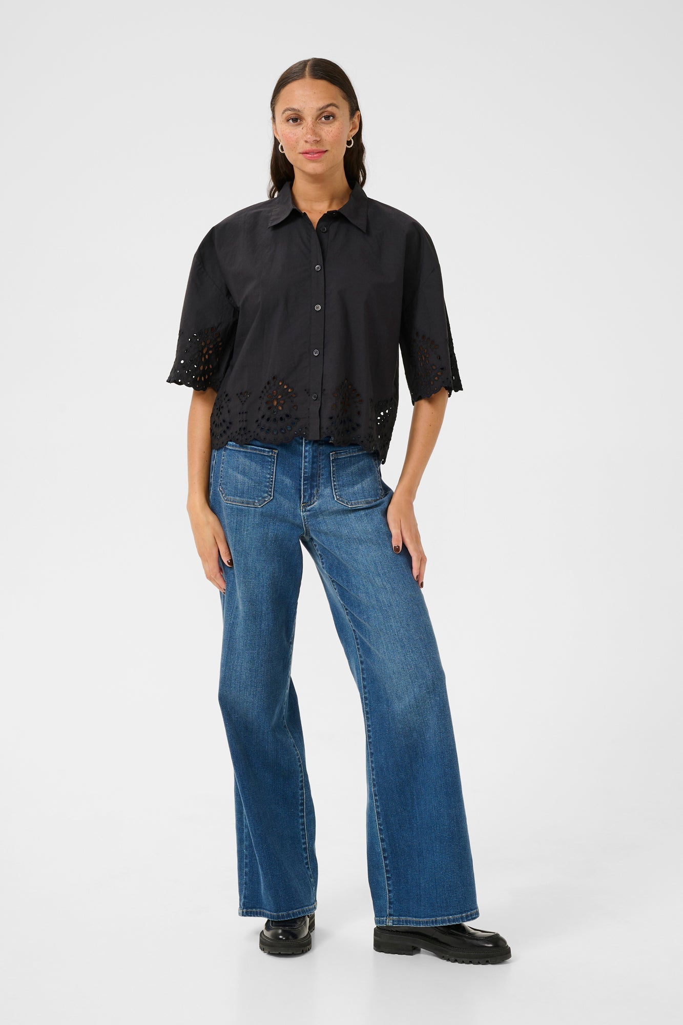 Blouse pour femme par Kaffe | 10510064 Noir Profond | Boutique Vvög, vêtements mode pour homme et femme