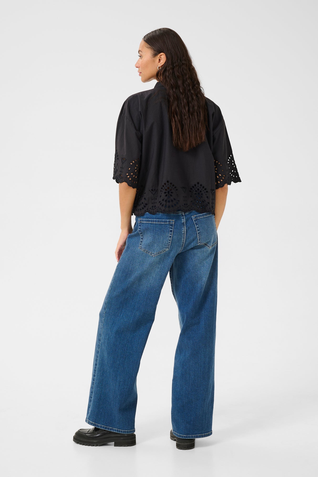 Blouse pour femme par Kaffe | 10510064 Noir Profond | Boutique Vvög, vêtements mode pour homme et femme