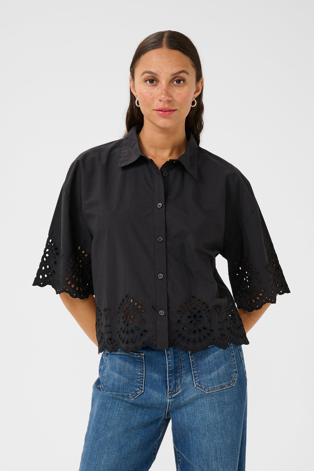 Blouse pour femme par Kaffe | 10510064 Noir Profond | Boutique Vvög, vêtements mode pour homme et femme