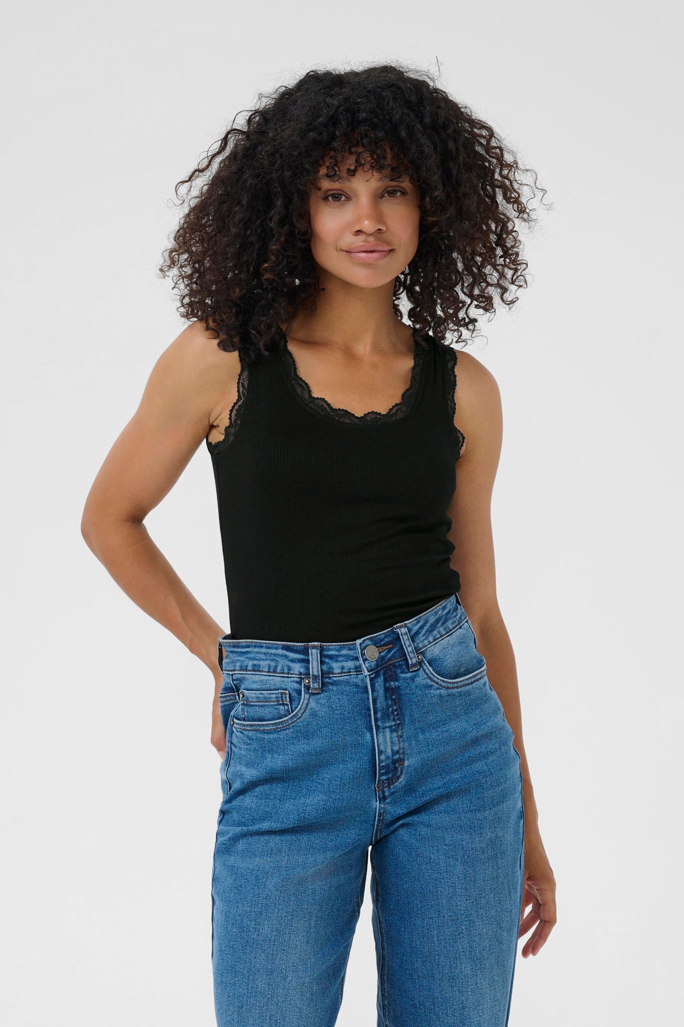 Camisole pour femme par Kaffe | 10510143 Noir Profond | Boutique Vvög, vêtements mode pour homme et femme
