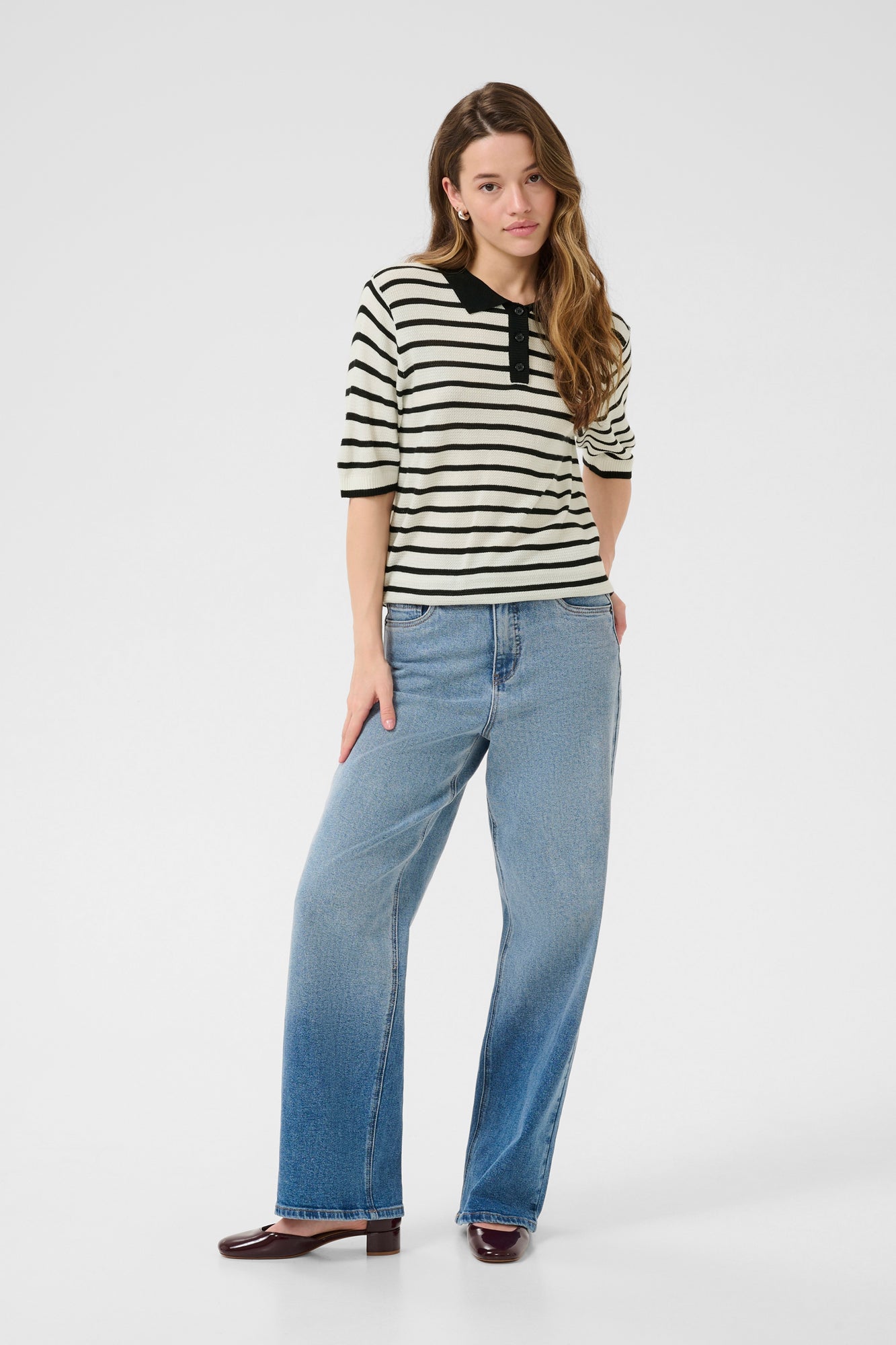 Polo pour femme par Kaffe | 10510176 Craie/Rayures Noires | Boutique Vvög, vêtements mode pour homme et femme