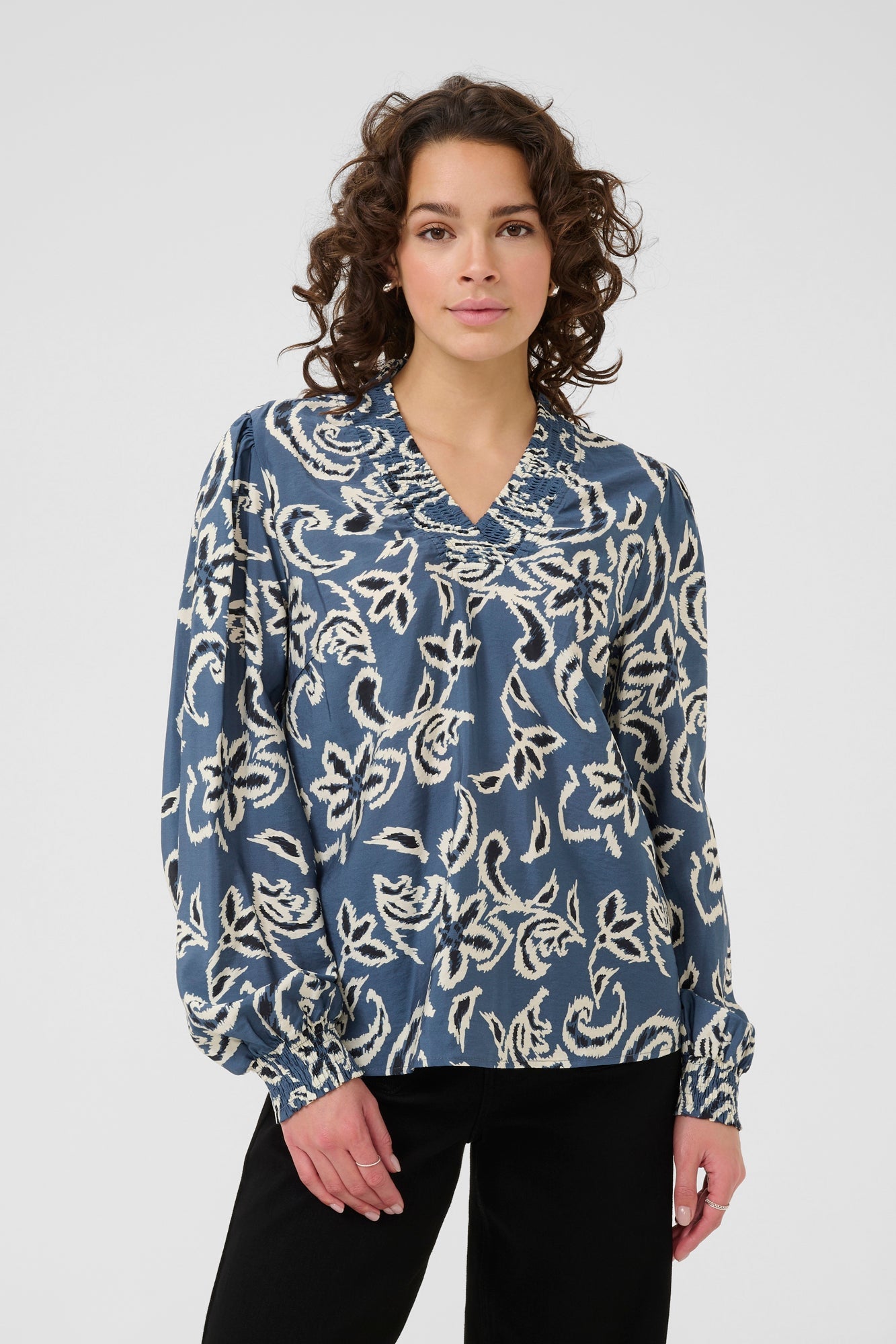 Blouse pour femme par Kaffe | 10510568 Mer De Béring/Blanc | Boutique Vvög, vêtements mode pour homme et femme