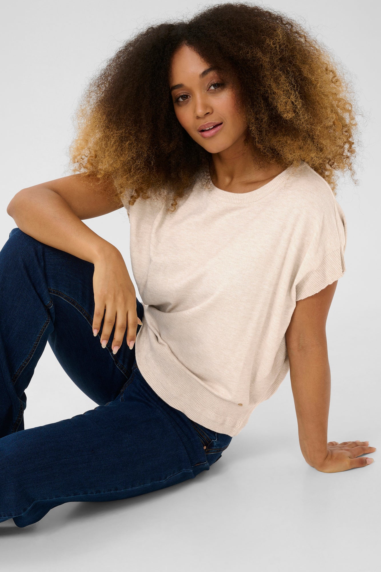 Chandail manches courtes pour femme par Cream | 10613926 Parchemin Ancien | Boutique Vvög, vêtements mode pour homme et femme