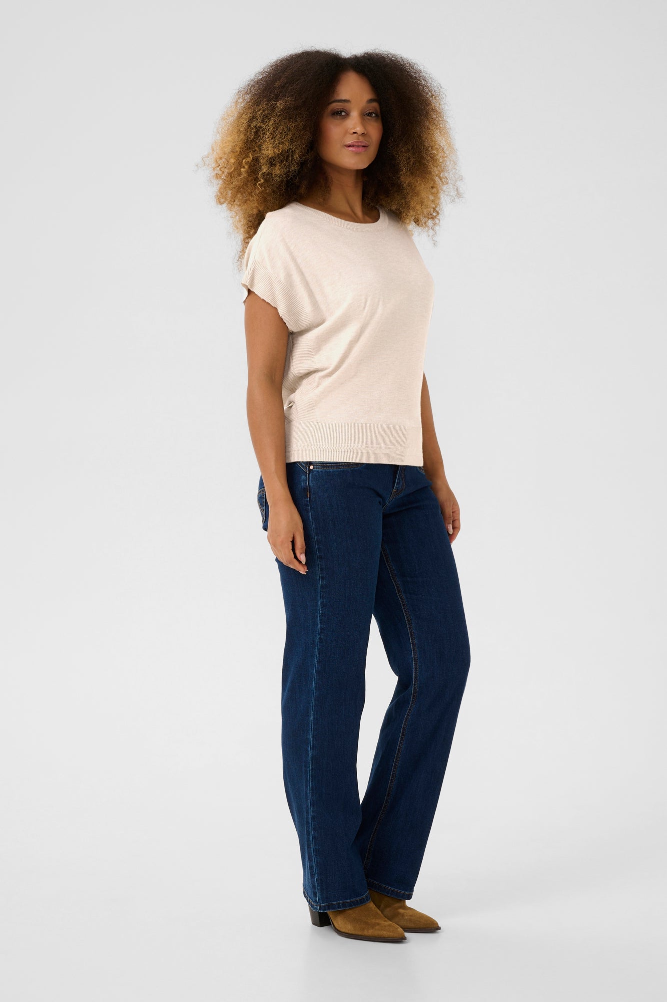 Chandail manches courtes pour femme par Cream | 10613926 Parchemin Ancien | Boutique Vvög, vêtements mode pour homme et femme