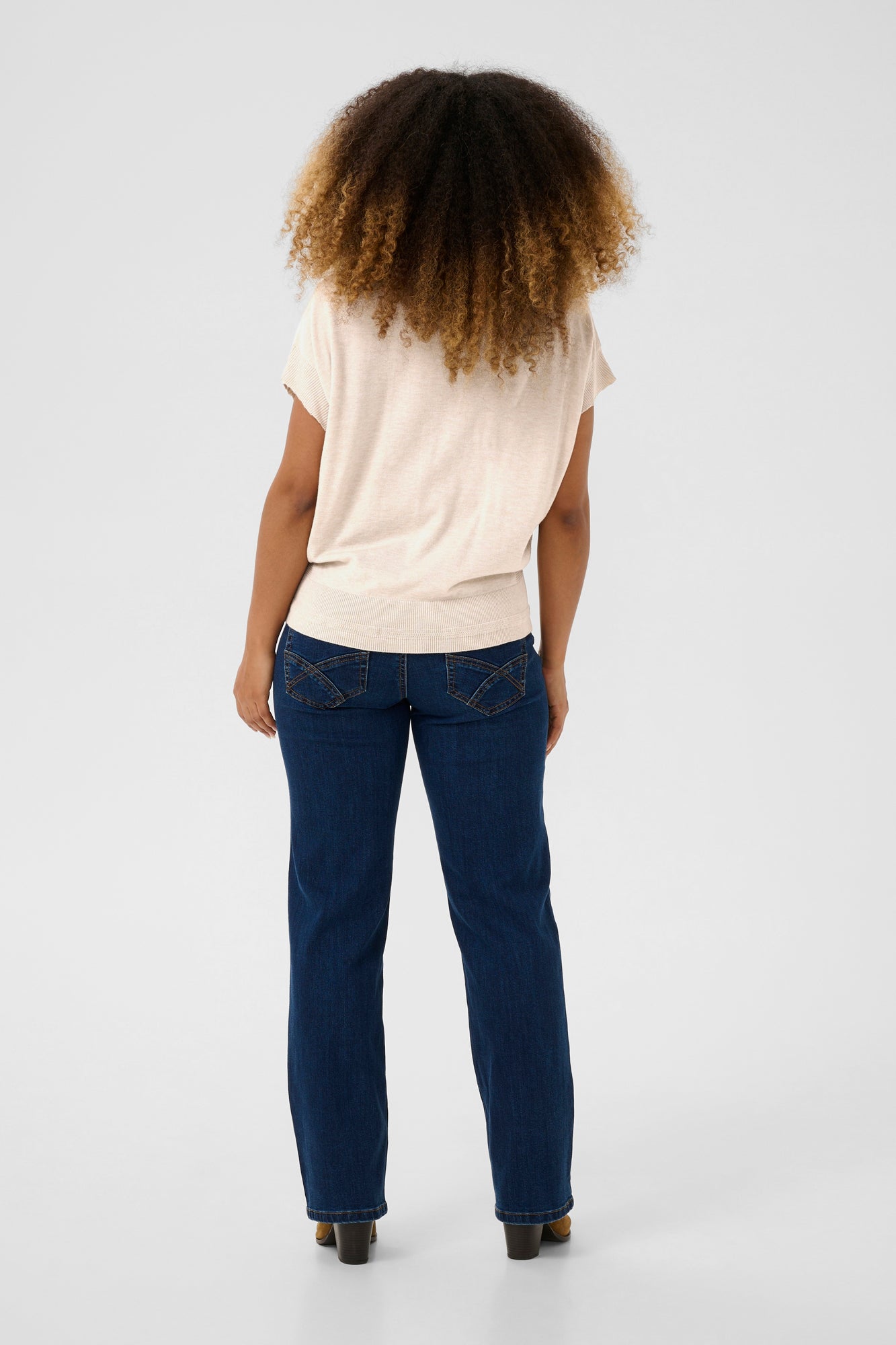 Chandail manches courtes pour femme par Cream | 10613926 Parchemin Ancien | Boutique Vvög, vêtements mode pour homme et femme