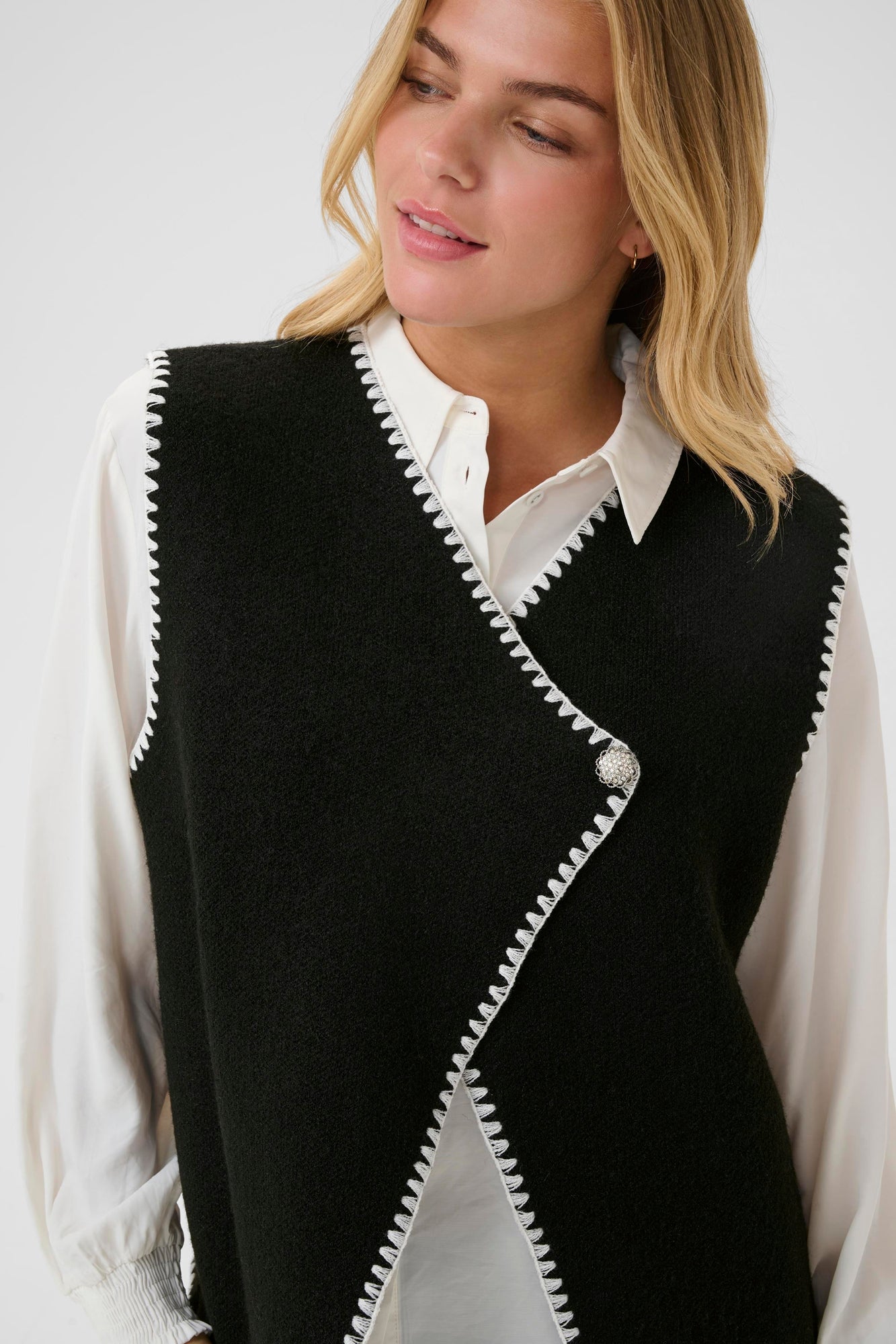 Veste sans manche et asymétrique pour femme par Cream | 10614304 Noir Absolu | Boutique Vvög, vêtements mode pour homme et femme