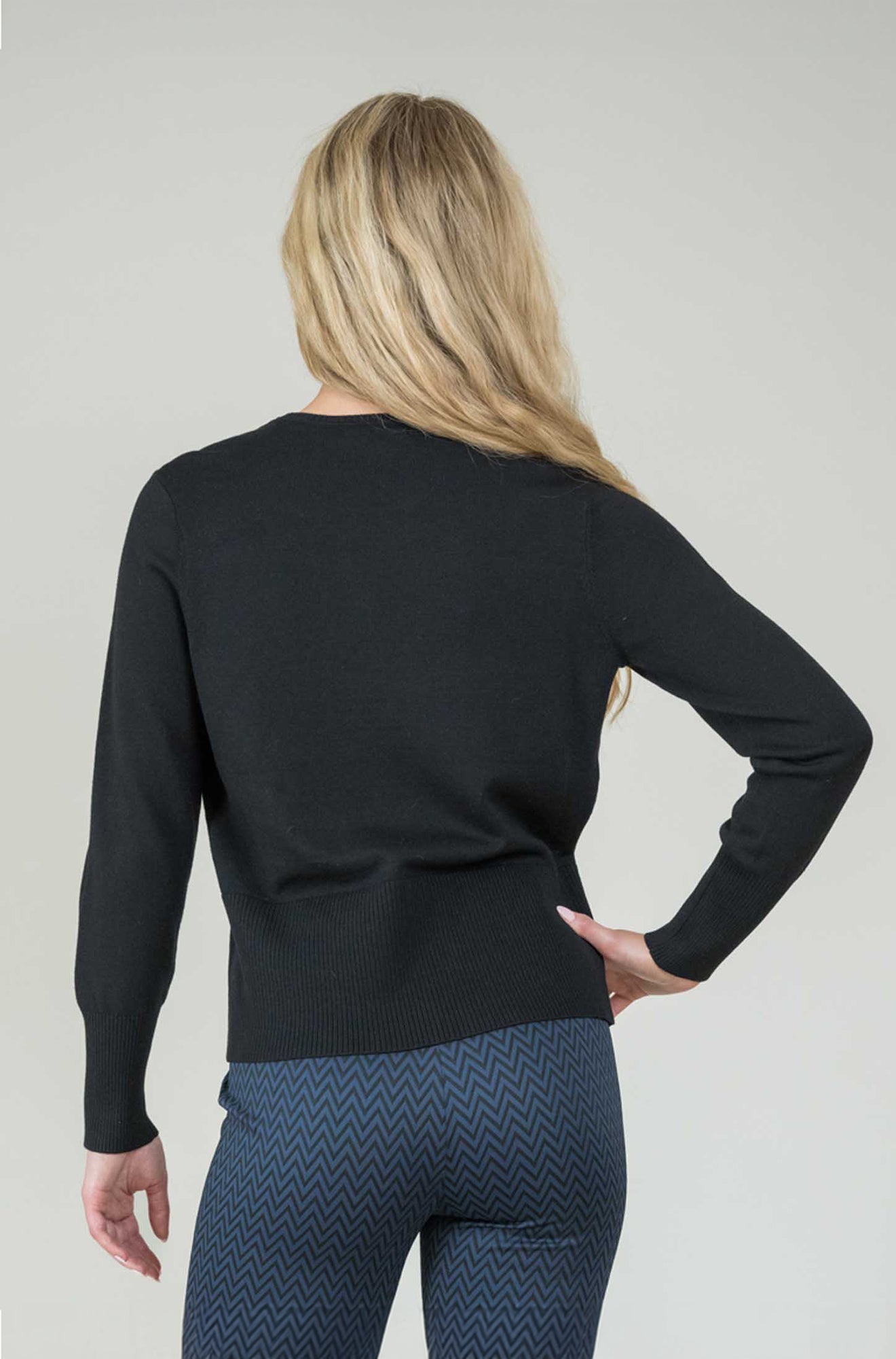 Chandail manches longues pour femme par Lisette L | 1233 562 Noir | Boutique Vvög, vêtements mode pour homme et femme