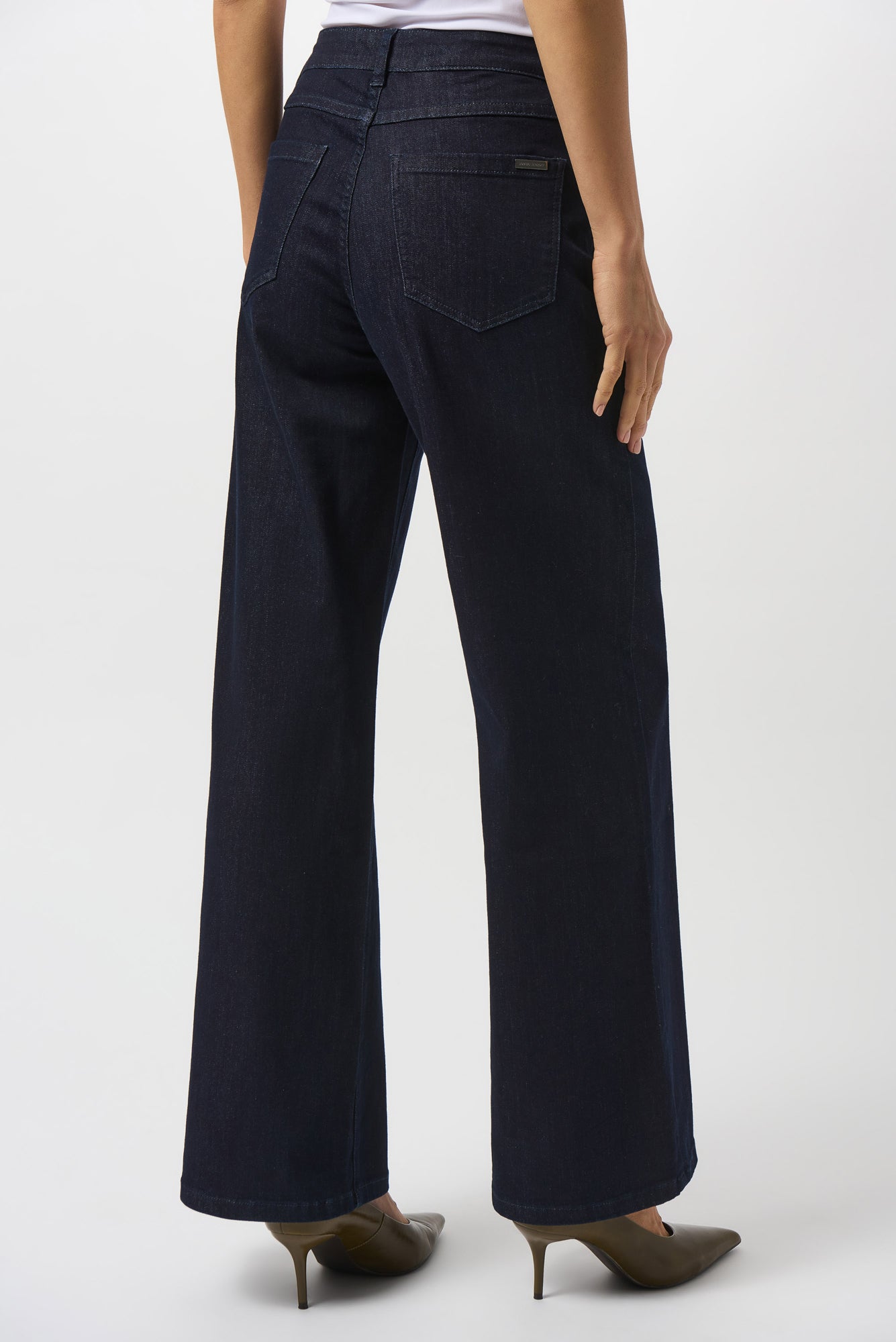 Pantalon pour femme par Joseph Ribkoff | 251968F25 Dark Denim Blue | Boutique Vvög, vêtements mode pour homme et femme