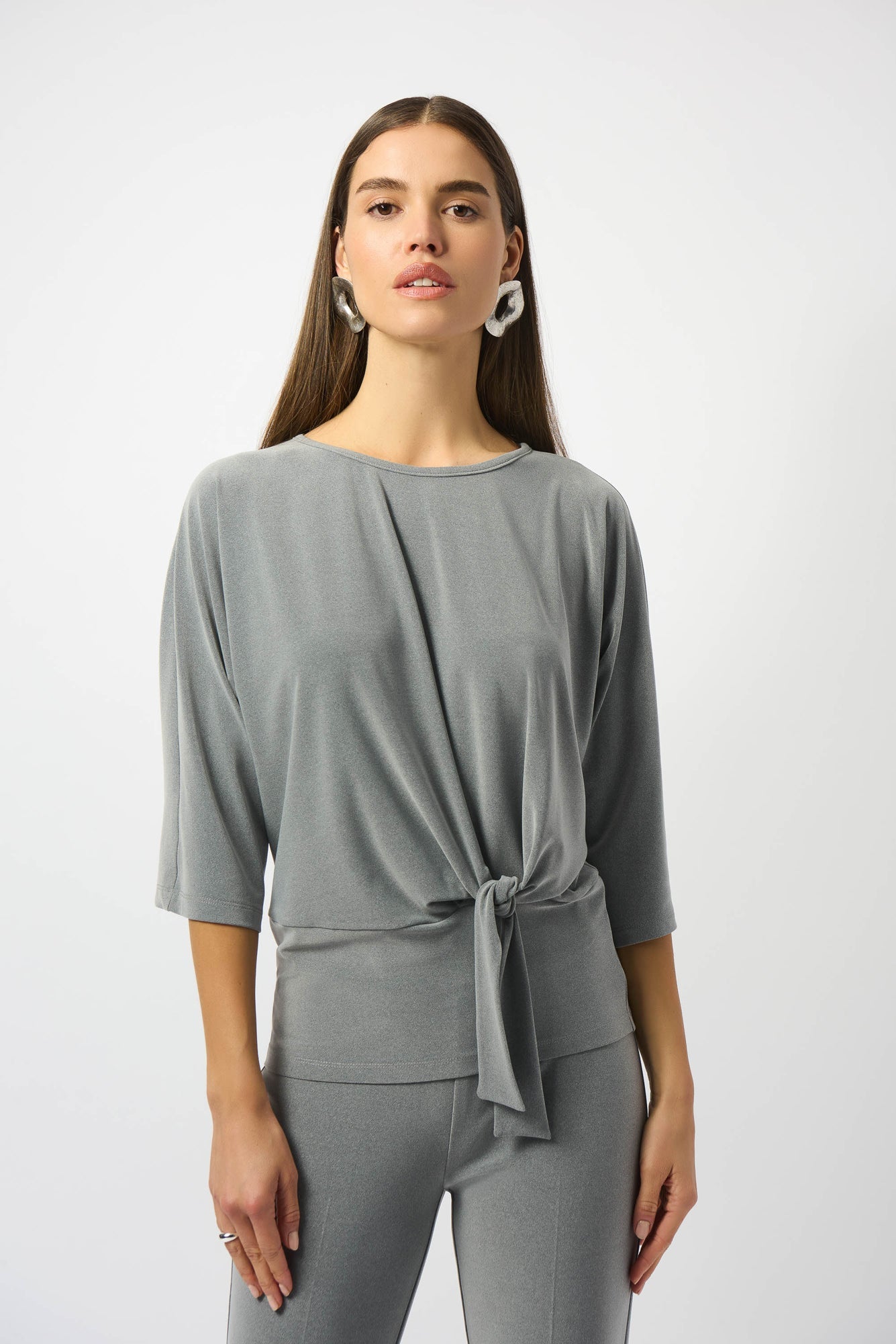 Chandail avec boucle pour femme par Joseph Ribkoff | 253304 Gris Melange | Boutique Vvög, vêtements mode pour homme et femme