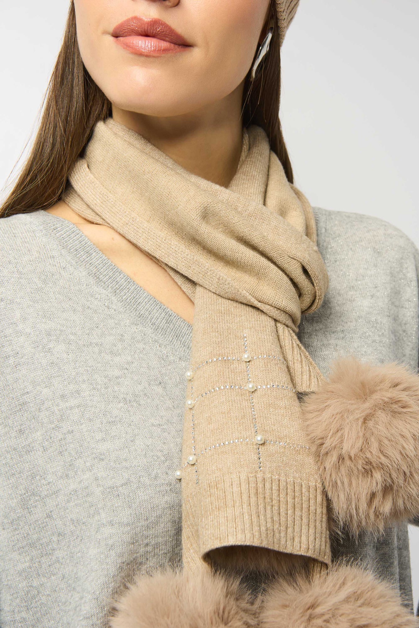Foulard pour femme par Joseph Ribkoff | 253970 Melange Taupe | Boutique Vvög, vêtements mode pour homme et femme