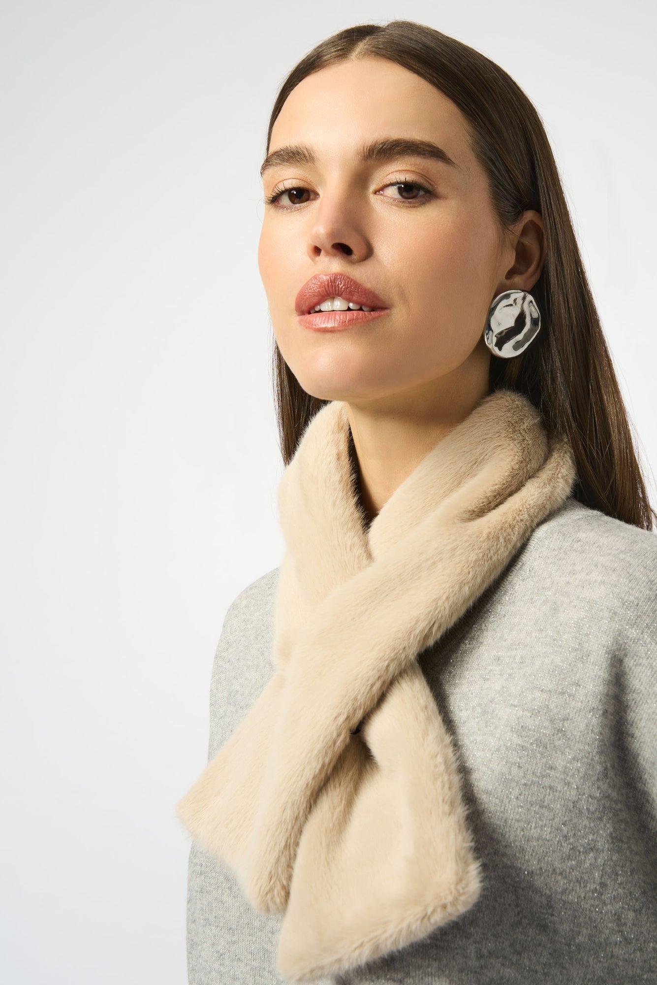 Foulard pour femme par Joseph Ribkoff | 253974 Amande | Boutique Vvög, vêtements mode pour homme et femme