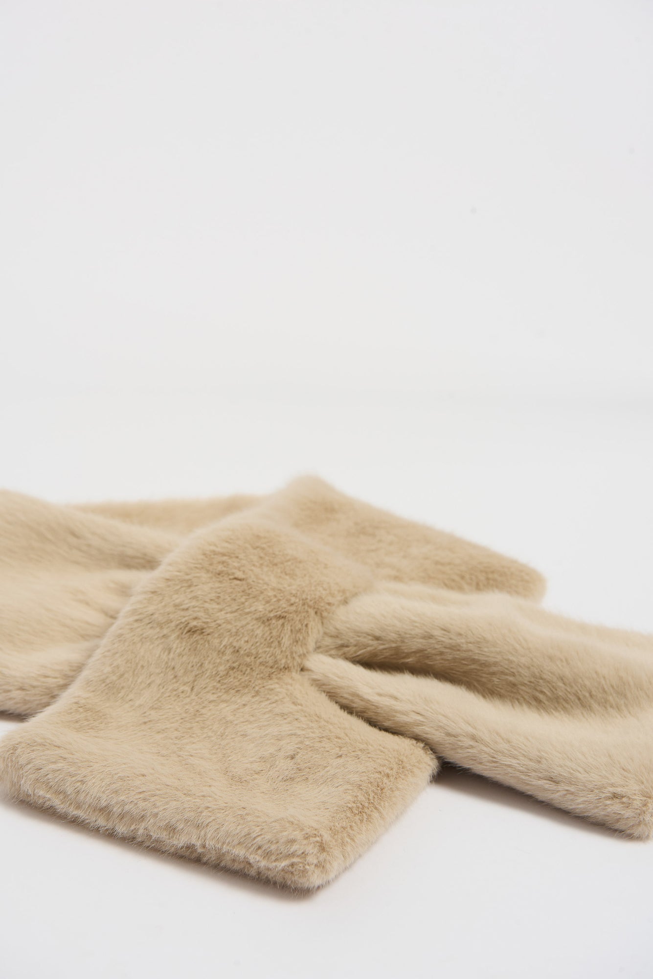 Foulard pour femme par Joseph Ribkoff | 253974 Amande | Boutique Vvög, vêtements mode pour homme et femme
