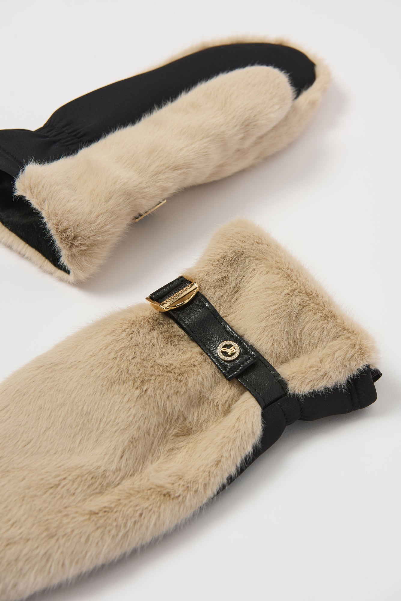 Mitaines pour femme par Joseph Ribkoff | 253977 Amande | Boutique Vvög, vêtements mode pour homme et femme