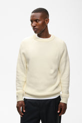 Chandail en tricot crème à manches longues, col rond et base côtelée pour homme par Matinique, vue avant