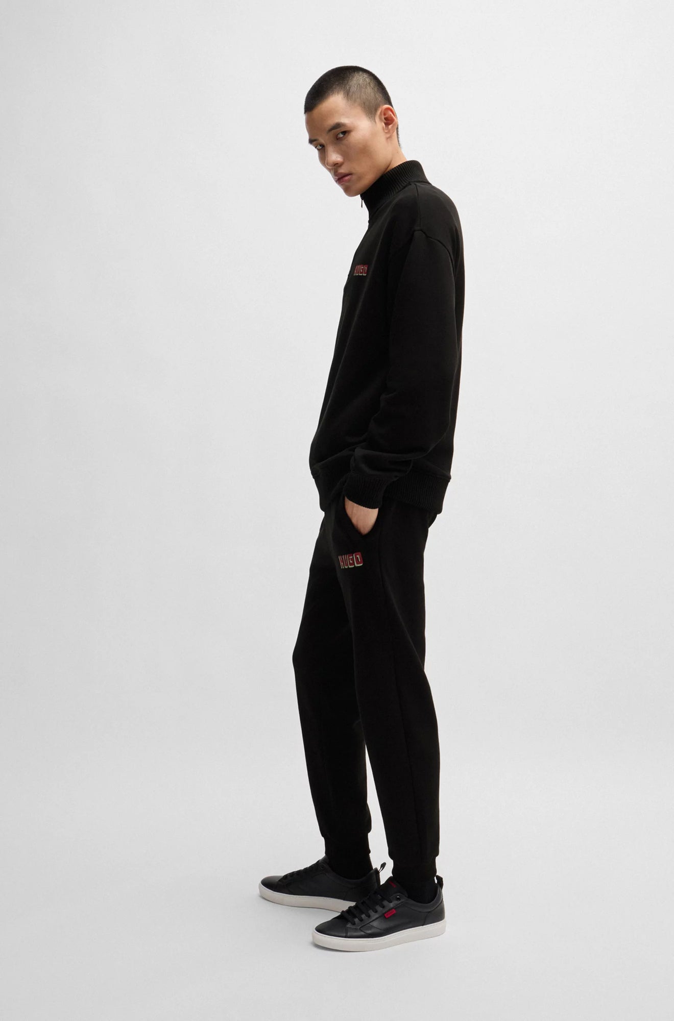 Pantalon jogging pour homme par HUGO BOSS | 50516657 Noir | Boutique Vvög, vêtements mode pour homme et femme