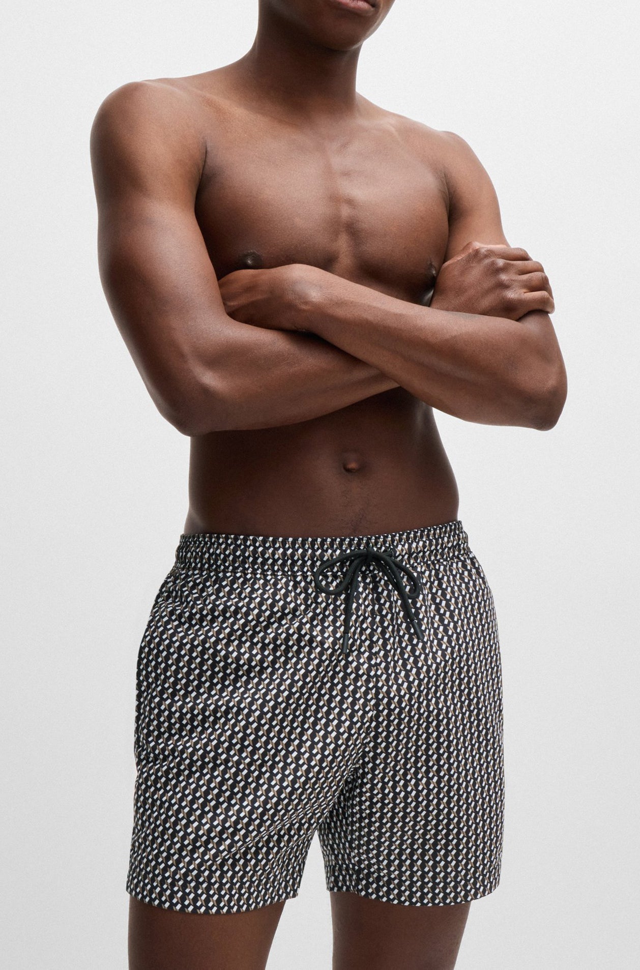 Maillot short pour homme par HUGO BOSS | 50518968 Noir | Boutique Vvög, vêtements mode pour homme et femme