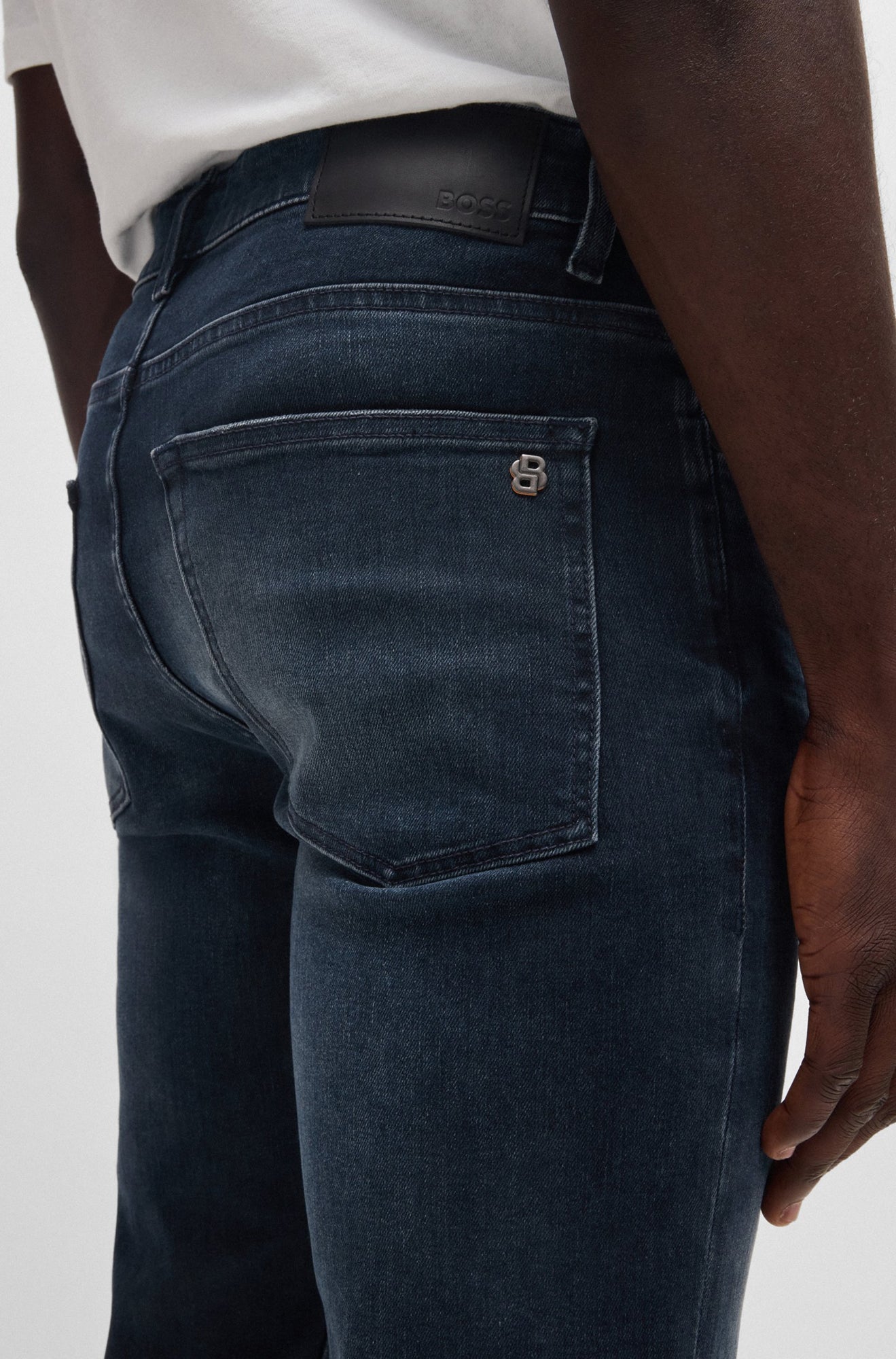 Jeans pour homme par HUGO BOSS | 50534556 402 | Boutique Vvög, vêtements mode pour homme et femme