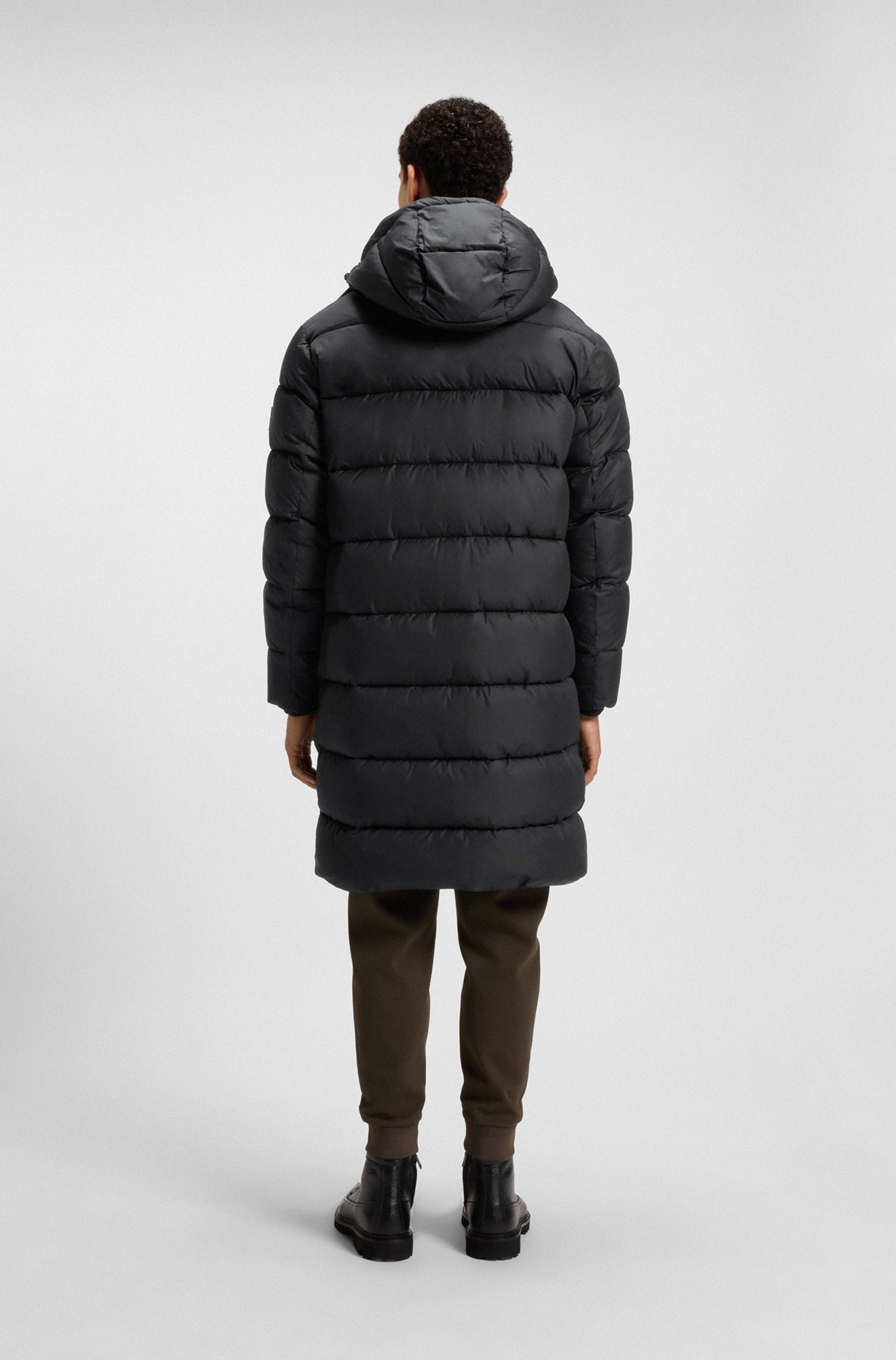 Manteau d'hiver pour homme par HUGO BOSS | 50540474 Noir | Boutique Vvög, vêtements mode pour homme et femme
