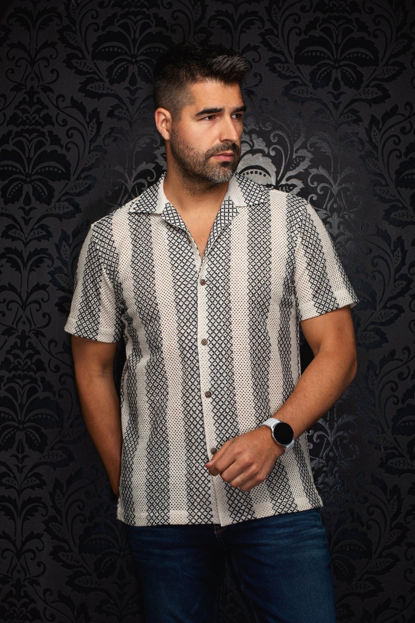 Chemise manches courtes à col ouvert pour homme par Au Noir | RAJ-T Crème | Boutique Vvög, inventaire complet de la marque Au Noir