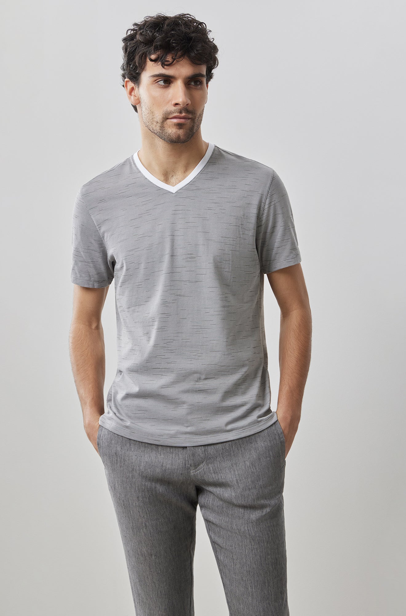 T-Shirt V-neck pour homme par Robert Barakett | RB41050 Brewer Gris | Boutique Vvög, vêtements mode pour homme et femme