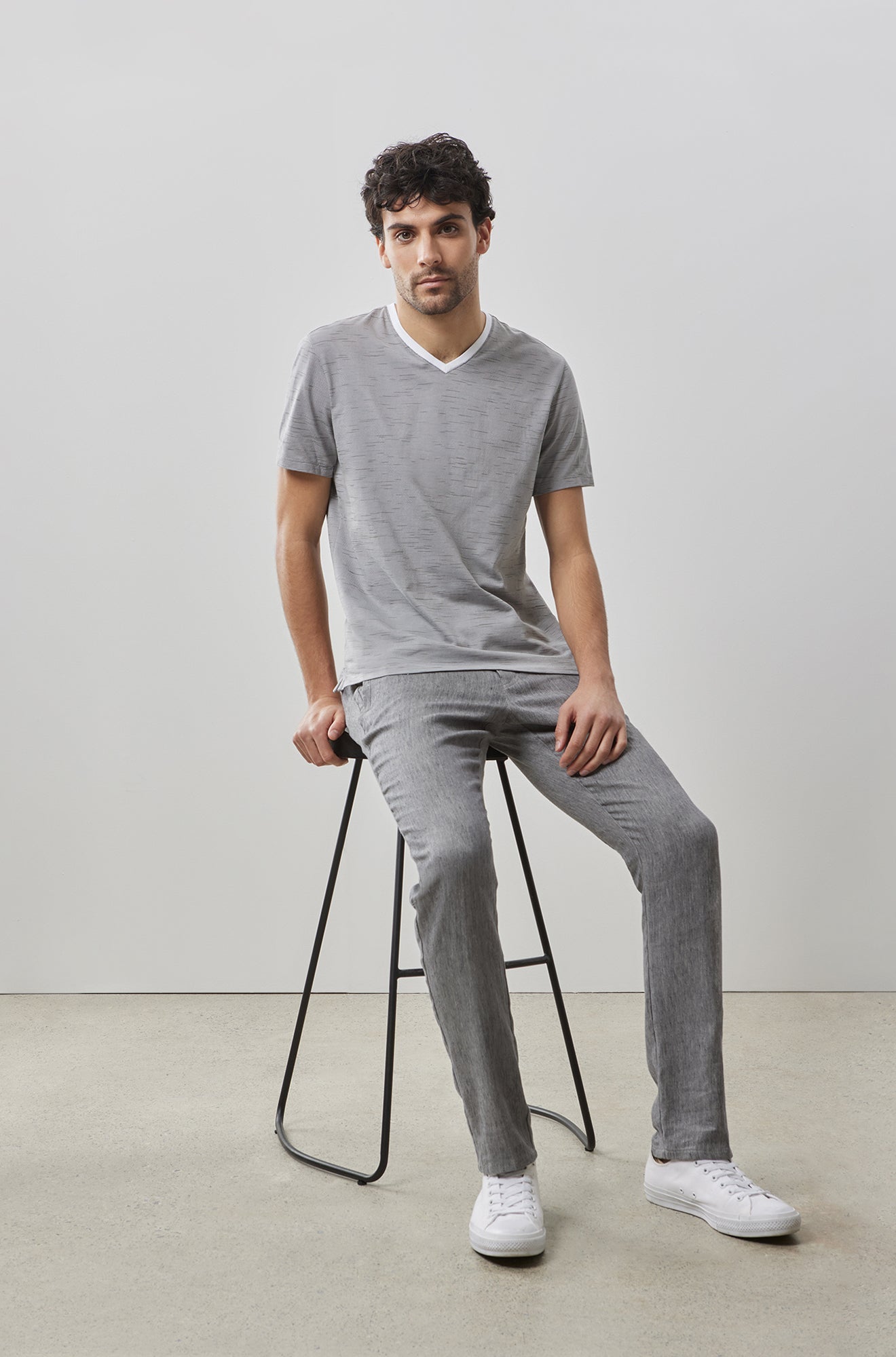 T-Shirt V-neck pour homme par Robert Barakett | RB41050 Brewer Gris | Boutique Vvög, vêtements mode pour homme et femme