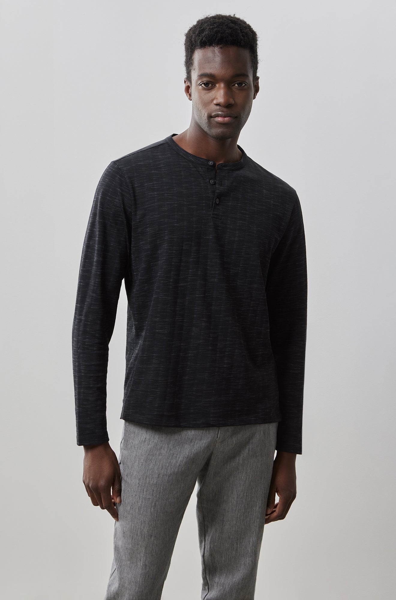 Chandail Henley pour homme par Robert Barakett | RB41063 Emerson Noir | Boutique Vvög, vêtements mode pour homme et femme