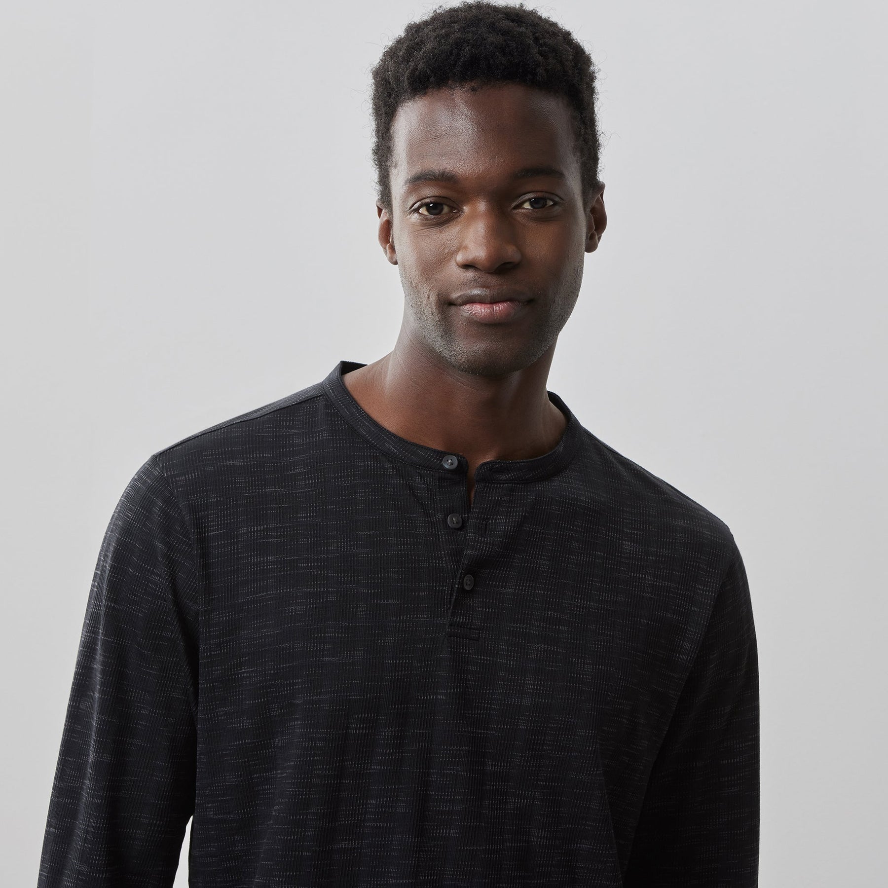 Chandail Henley pour homme par Robert Barakett | RB41063 Emerson Noir | Boutique Vvög, vêtements mode pour homme et femme