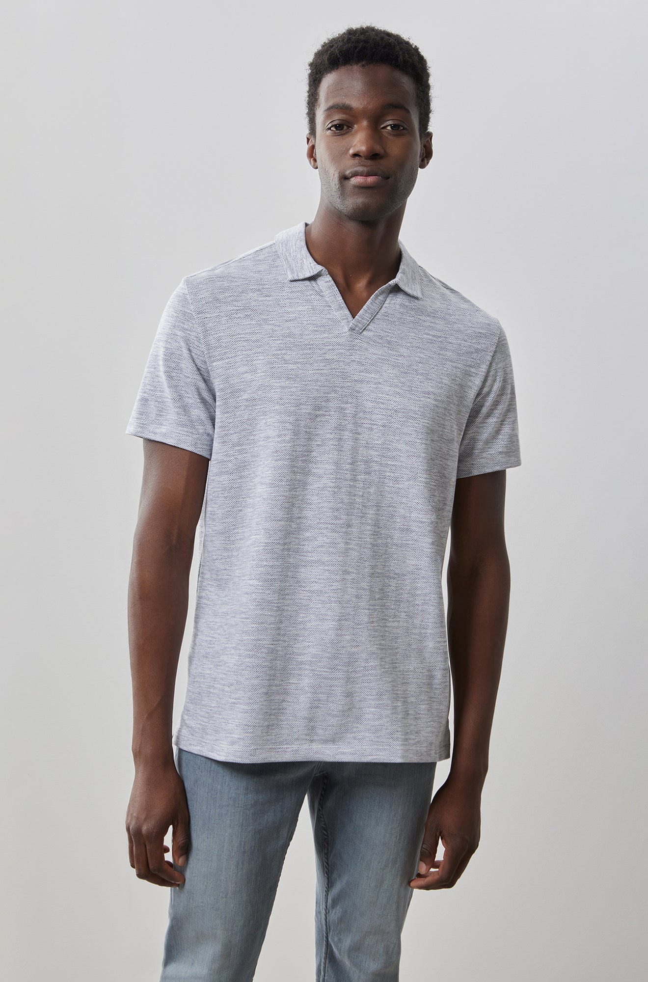 Polo à col ouvert à manches courtes pour homme par Robert Barakett | RB41102 Martel Gris | Boutique Vvög, vêtements mode pour homme et femme