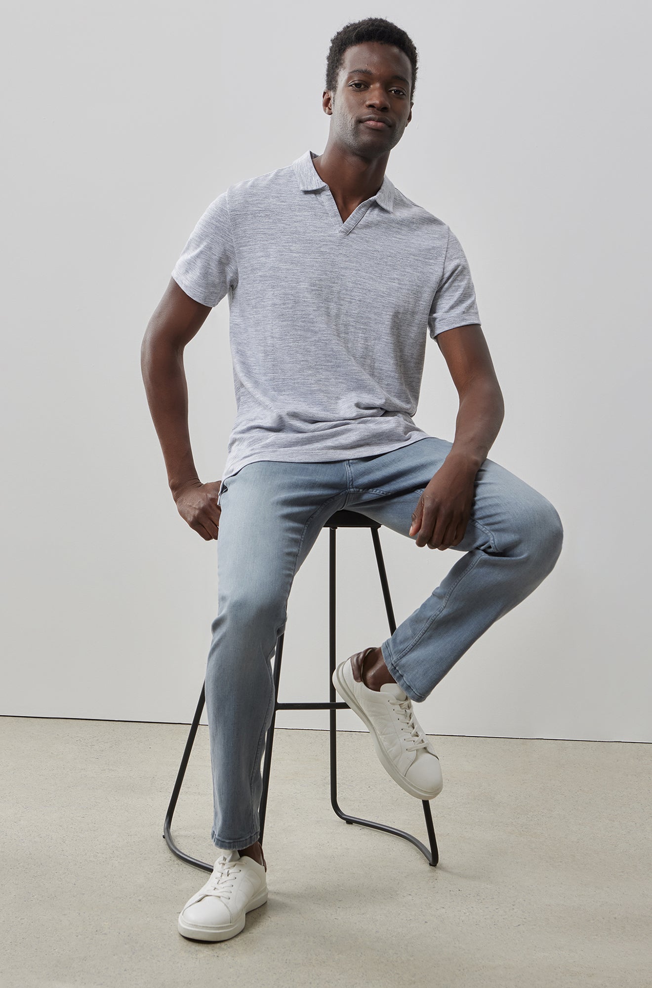 Polo à col ouvert à manches courtes pour homme par Robert Barakett | RB41102 Martel Gris | Boutique Vvög, vêtements mode pour homme et femme