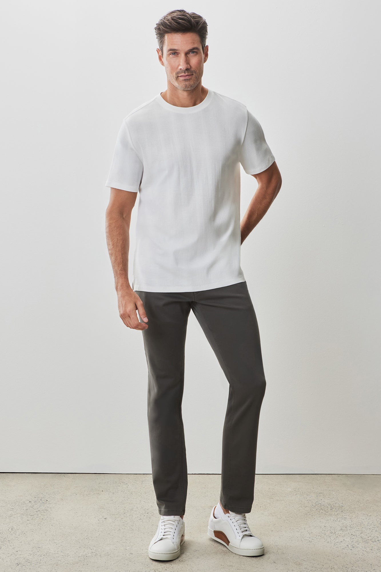 T-shirt col rond pour homme par Robert Barakett | RB51014 Portmao Blanc | Boutique Vvög, vêtements mode pour homme et femme
