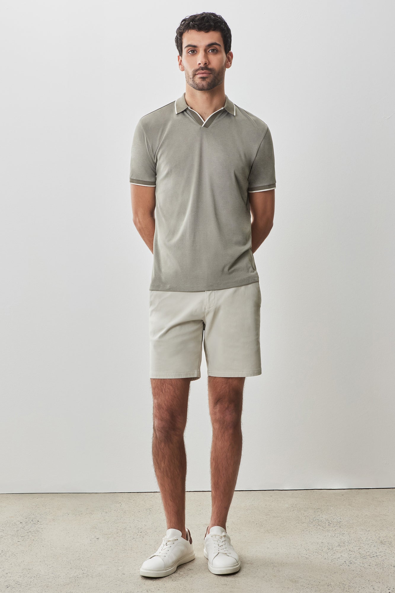 Polo à col ouvert pour homme par Robert Barakett | RB51080 Northpark Olive | Boutique Vvög, vêtements mode pour homme et femme