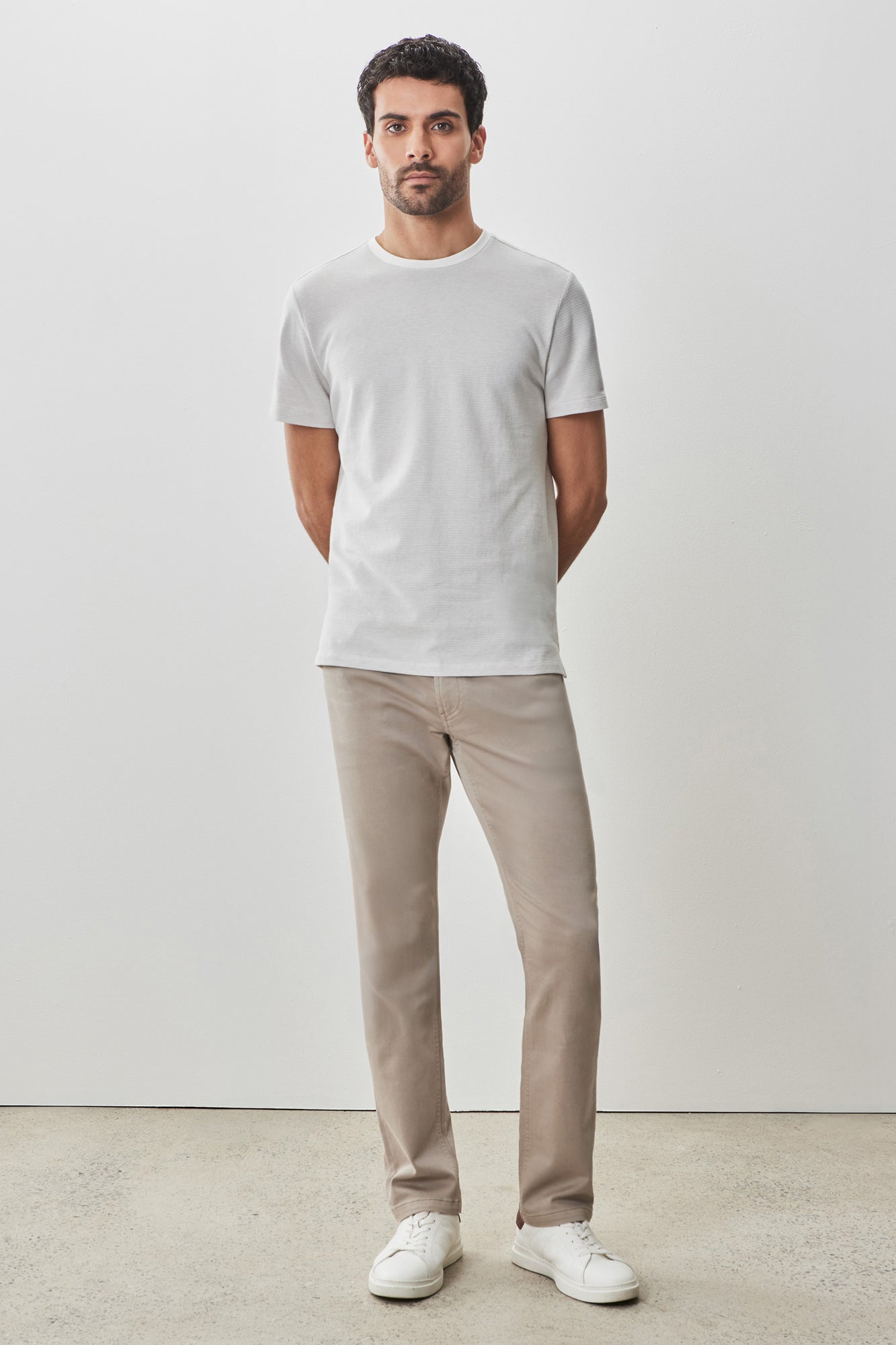 T-shirt col rond pour homme par Robert Barakett | RB51126 Fitch Gris Clair | Boutique Vvög, vêtements mode pour homme et femme