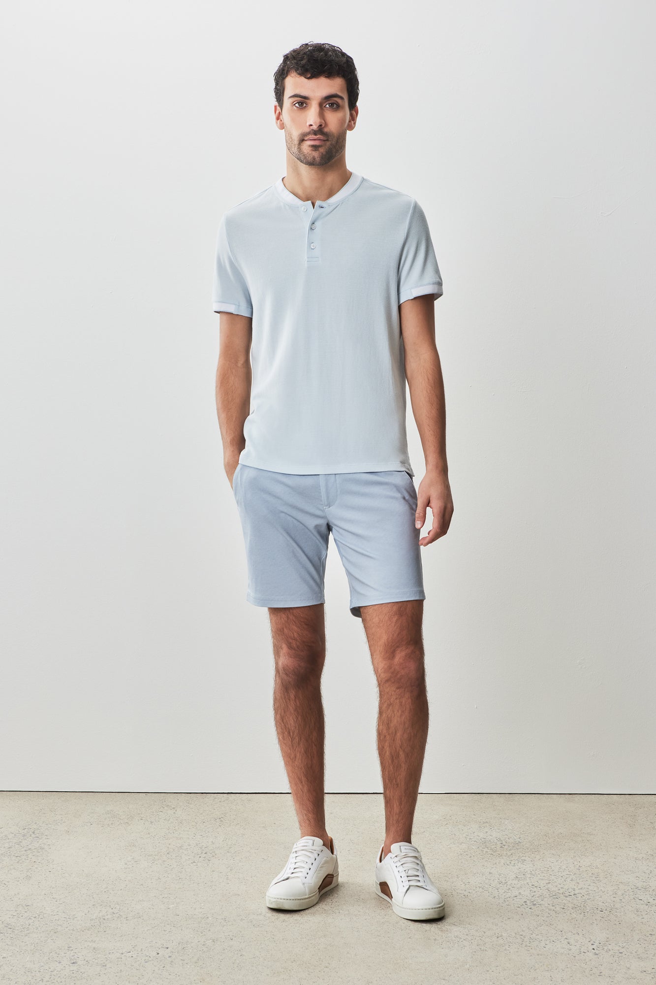 Pull Henley pour homme par Robert Barakett | RB51166 Tessio Bleu Clair | Boutique Vvög, vêtements mode pour homme et femme