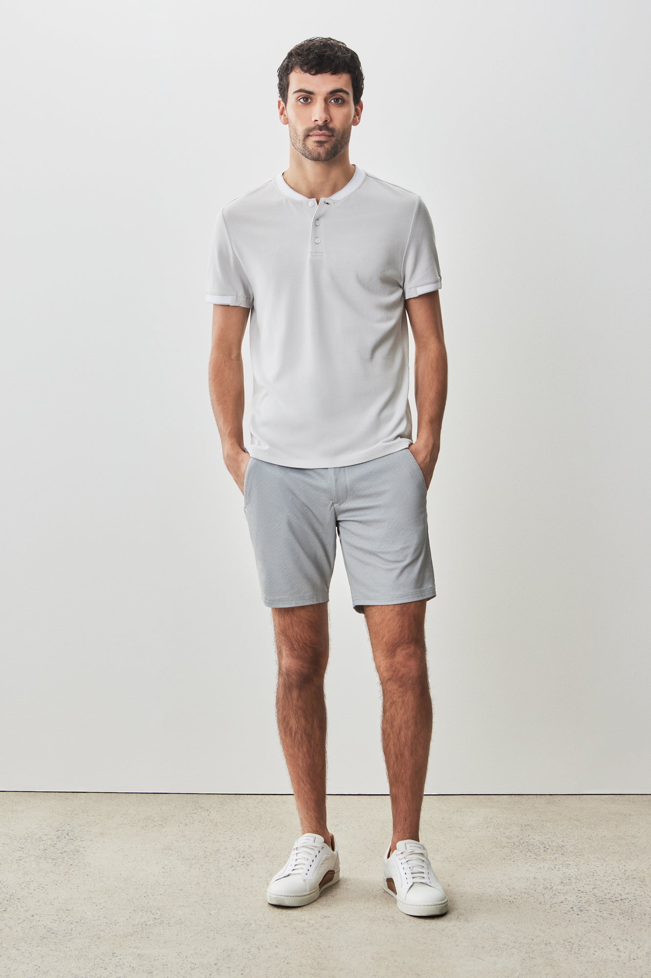 T-Shirt henley pour homme par Robert Barakett | RB51166 Tessio Gris Clair | Boutique Vvög, vêtements mode pour homme et femme