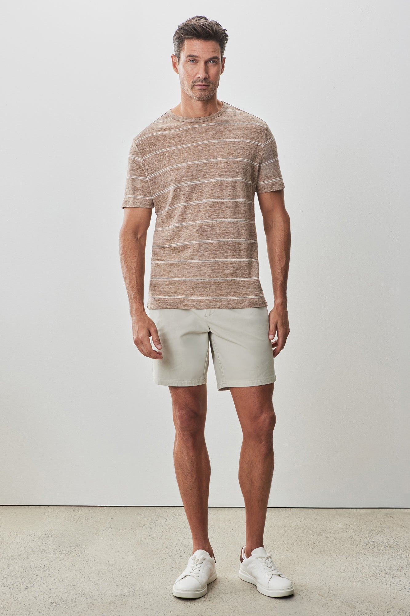 T-shirt col rond pour homme par Robert Barakett | RB51174 Folsom Beige | Boutique Vvög, vêtements mode pour homme et femme