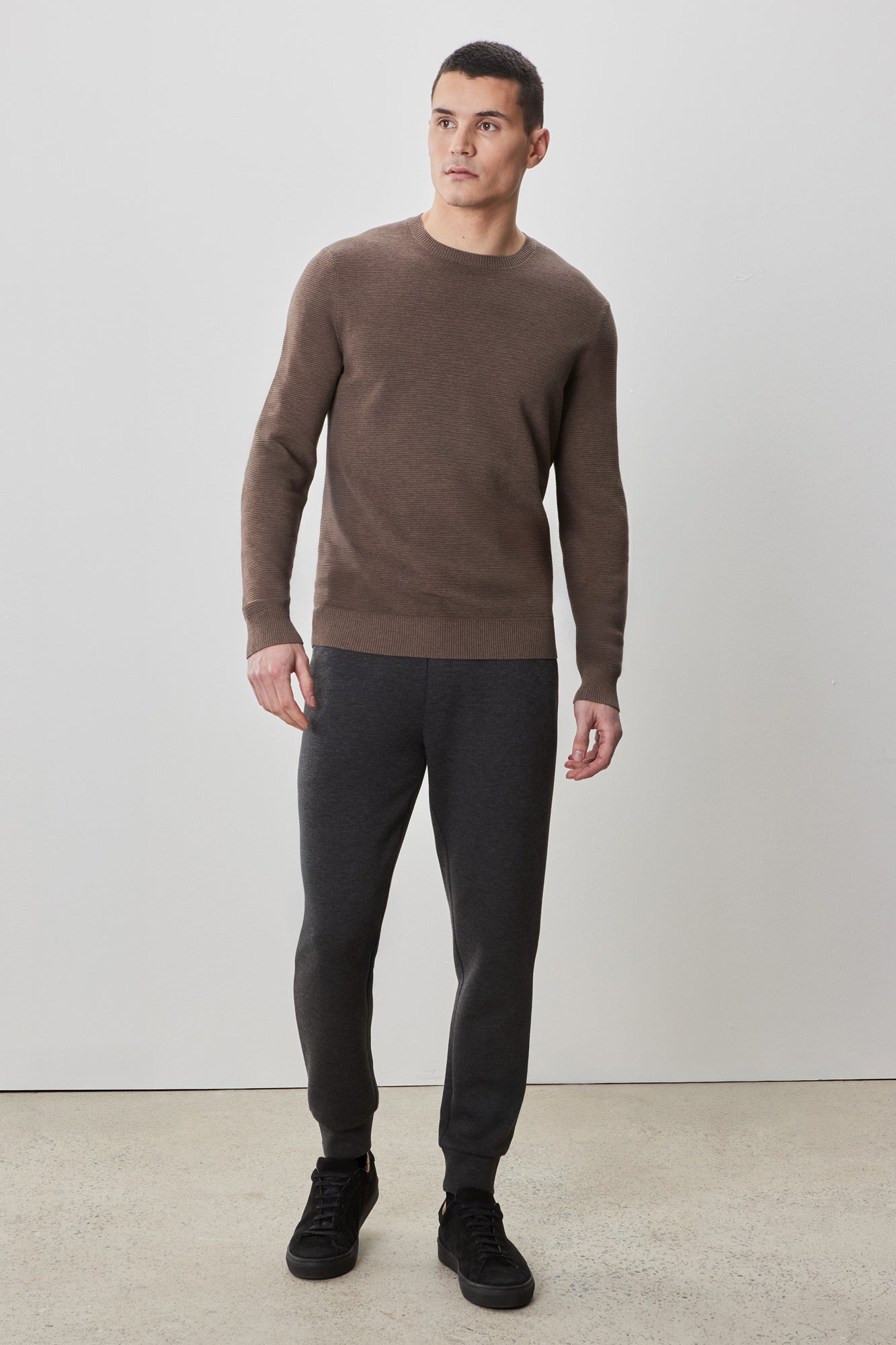 Chandail à manches longues col rond pour homme par Robert Barakett | Enrique RB52270 Brun | Boutique Vvög, vêtements mode pour homme et femme