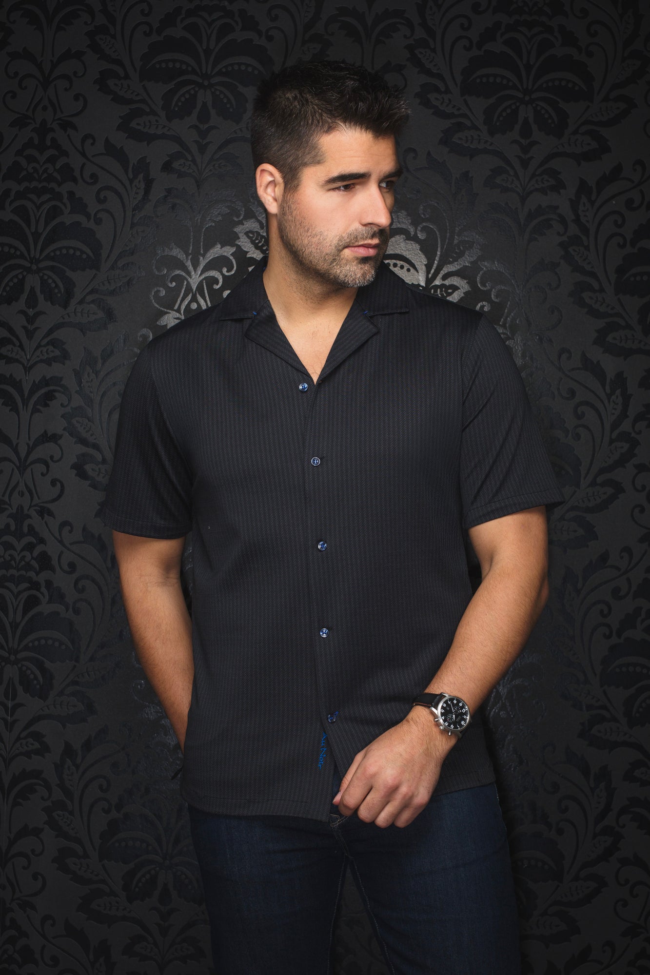Chemise manches courtes en nylon à col plat pour homme par Au Noir | WAIKIKI-T Noir | Boutique Vvög, inventaire complet de la marque Au Noir