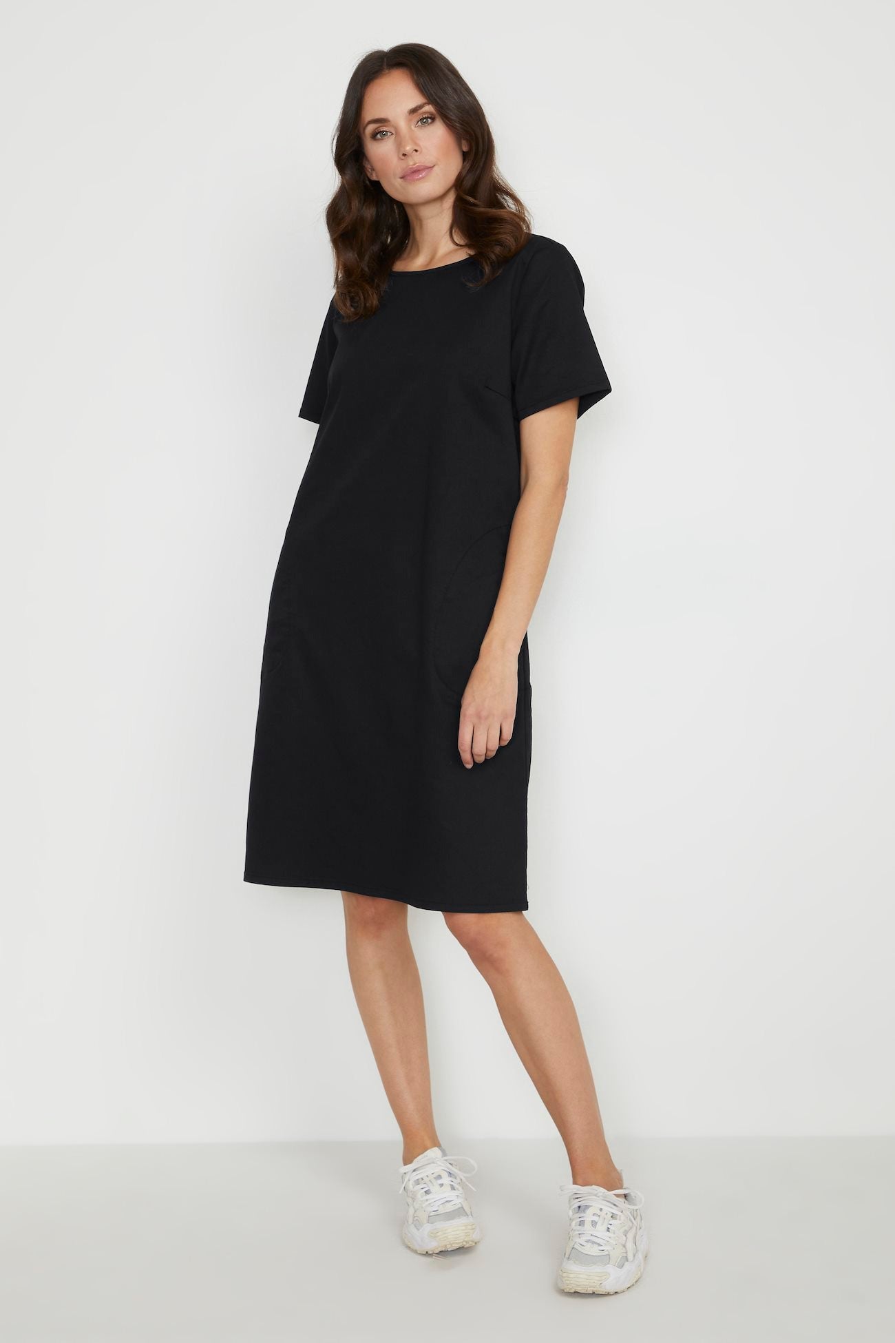 Robe pour femme par Kaffe | 10506803/Suzie 100121-BLACK DEEP | Boutique Vvög, vêtements mode pour homme et femme