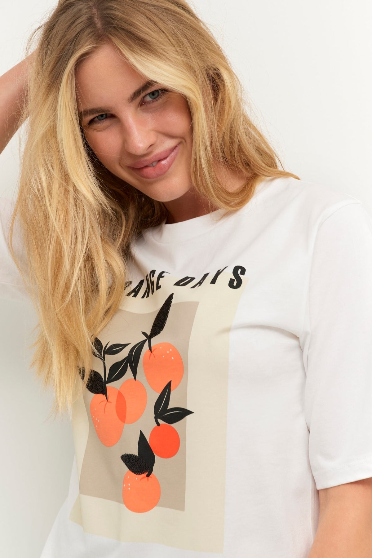 T-Shirt pour femme par Kaffe | 10507308/Bloom 110601-WHITE | Boutique Vvög, vêtements mode pour homme et femme