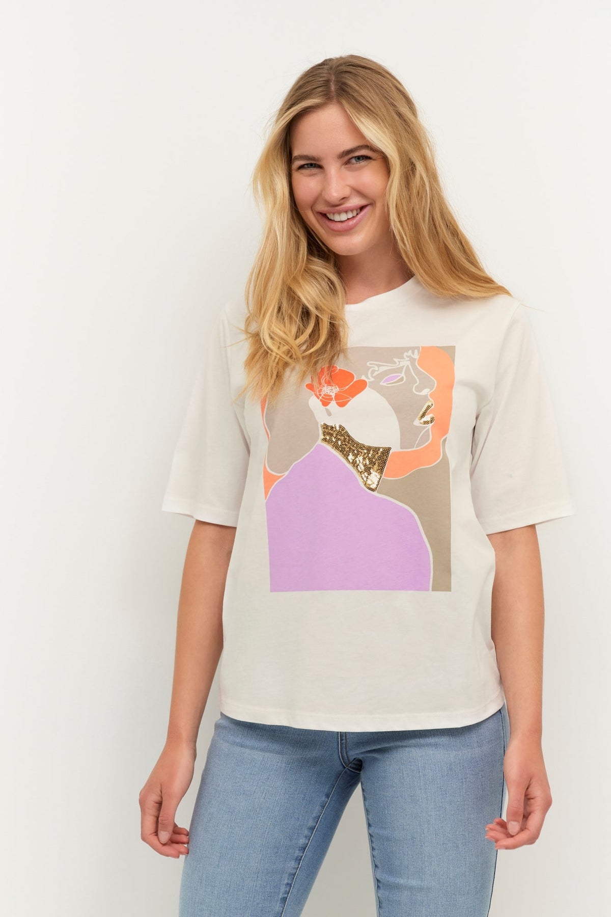 T-Shirt pour femme par Kaffe | 10507308/Bloom 110602-CHALK | Boutique Vvög, vêtements mode pour homme et femme