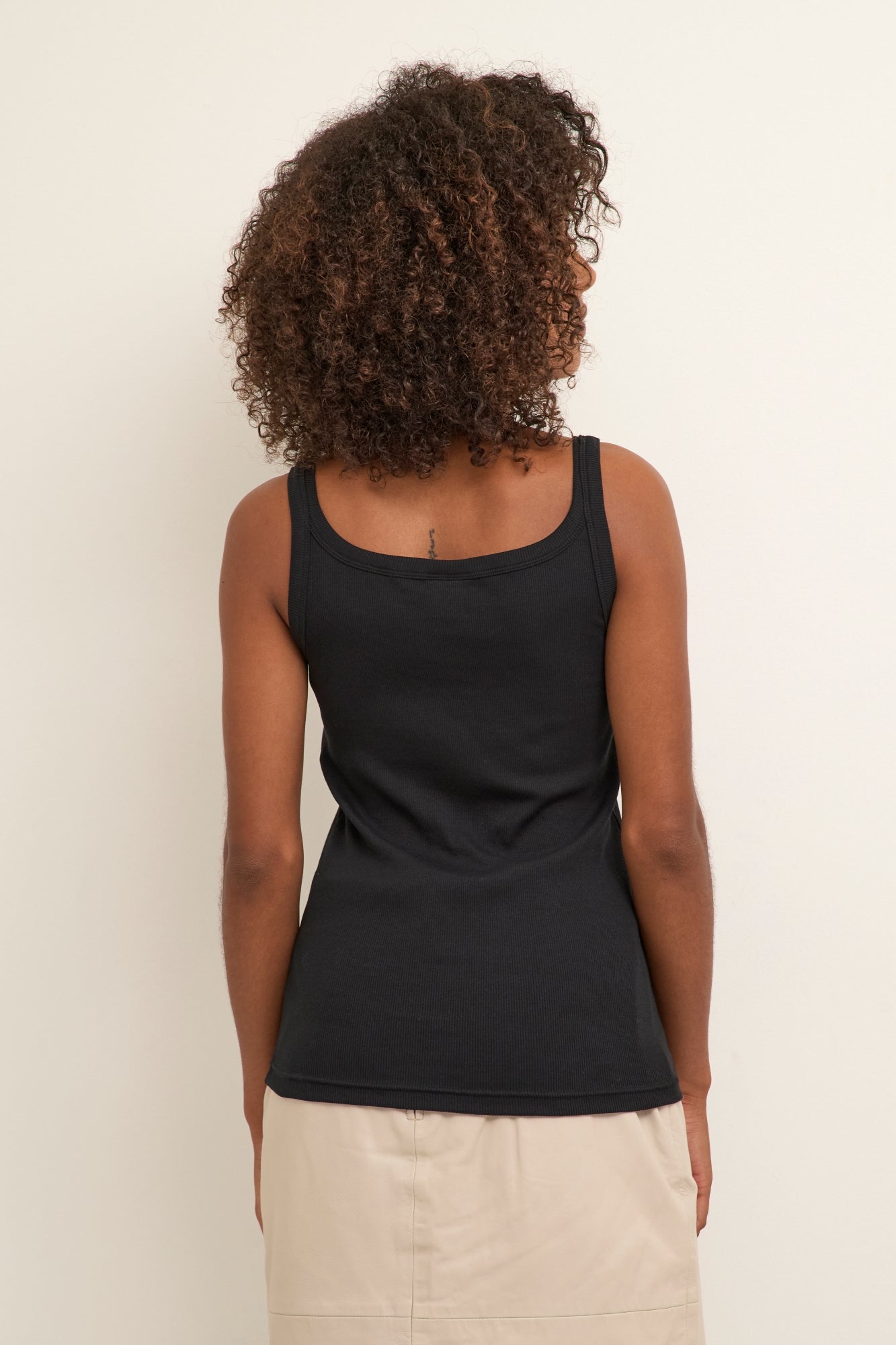 Camisole pour femme par Kaffe | 10507348/Carna 100121-BLACK DEEP | Boutique Vvög, vêtements mode pour homme et femme