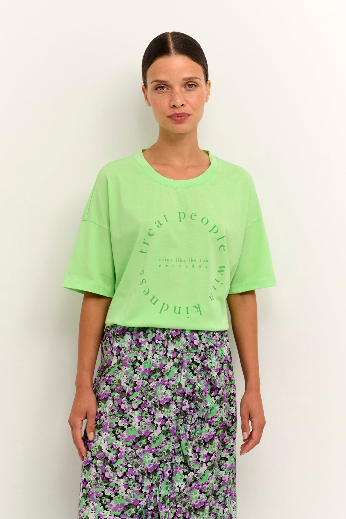 T-Shirt pour femme par Kaffe | 10507486/Lime 130220-PARADISE GREE | Boutique Vvög, vêtements mode pour homme et femme