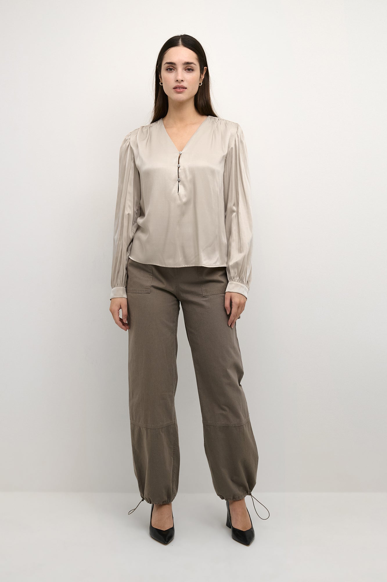 Blouse pour femme par Kaffe | 10507787/Laura 151305-GREY | Boutique Vvög, vêtements mode pour homme et femme